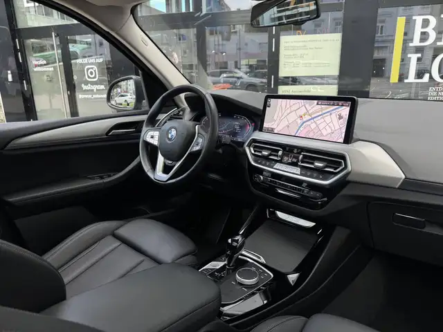 BMW X3 view 5