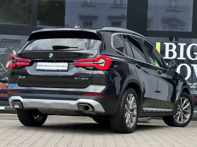 BMW X3 view 2