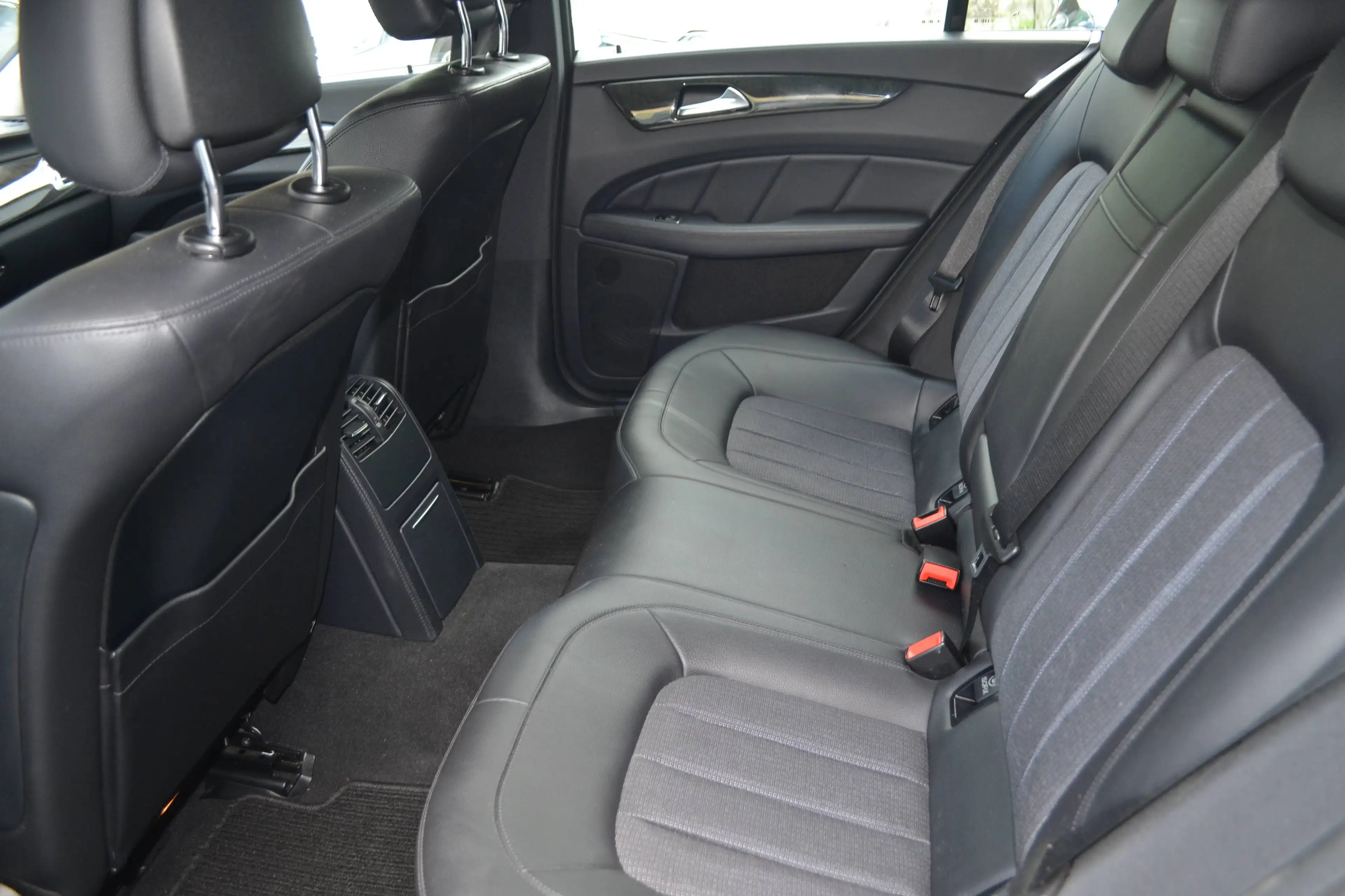 Mercedes-Benz CLS 350 CLS 350 BlueTec / d — photo 8