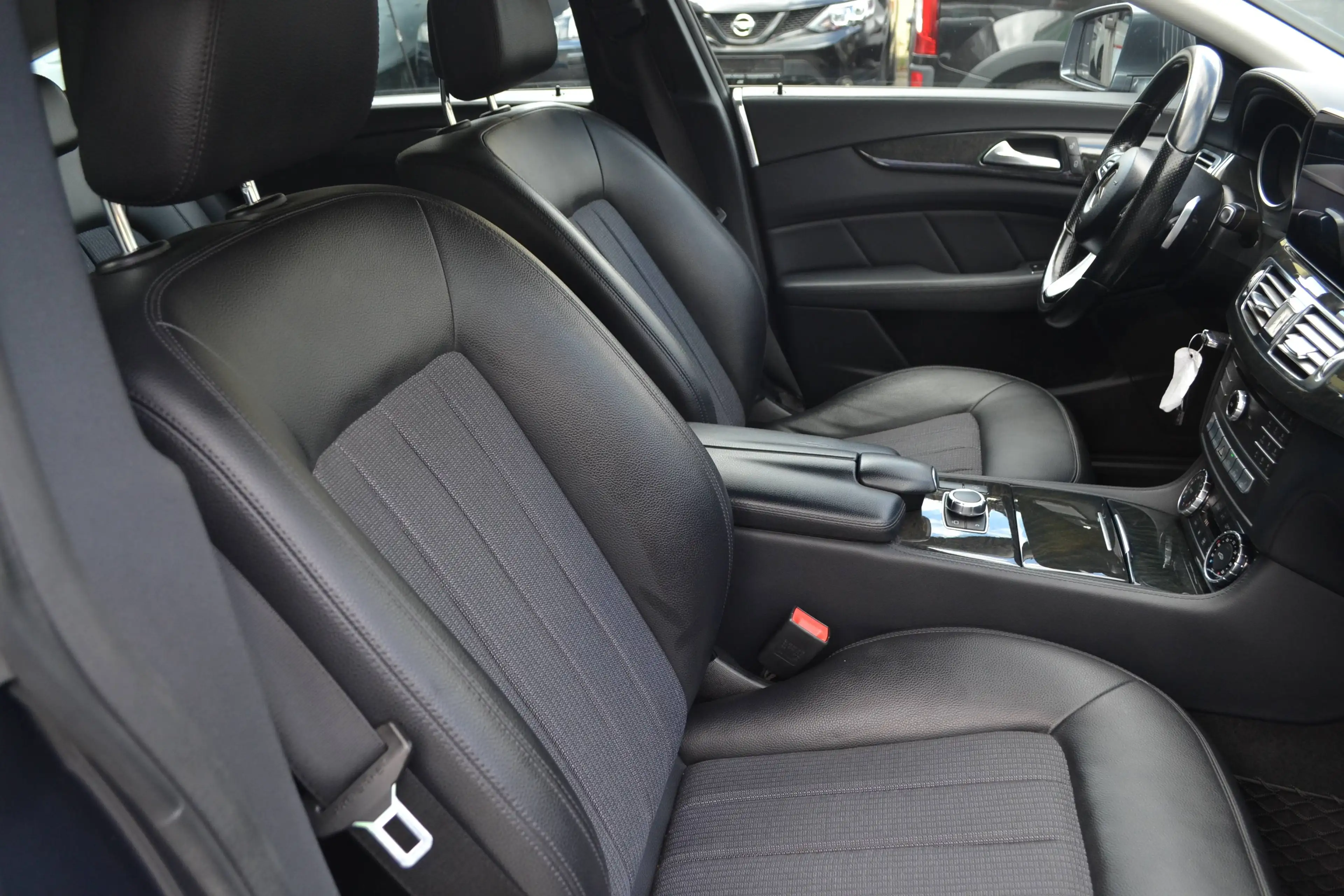 Mercedes-Benz CLS 350 CLS 350 BlueTec / d — photo 9
