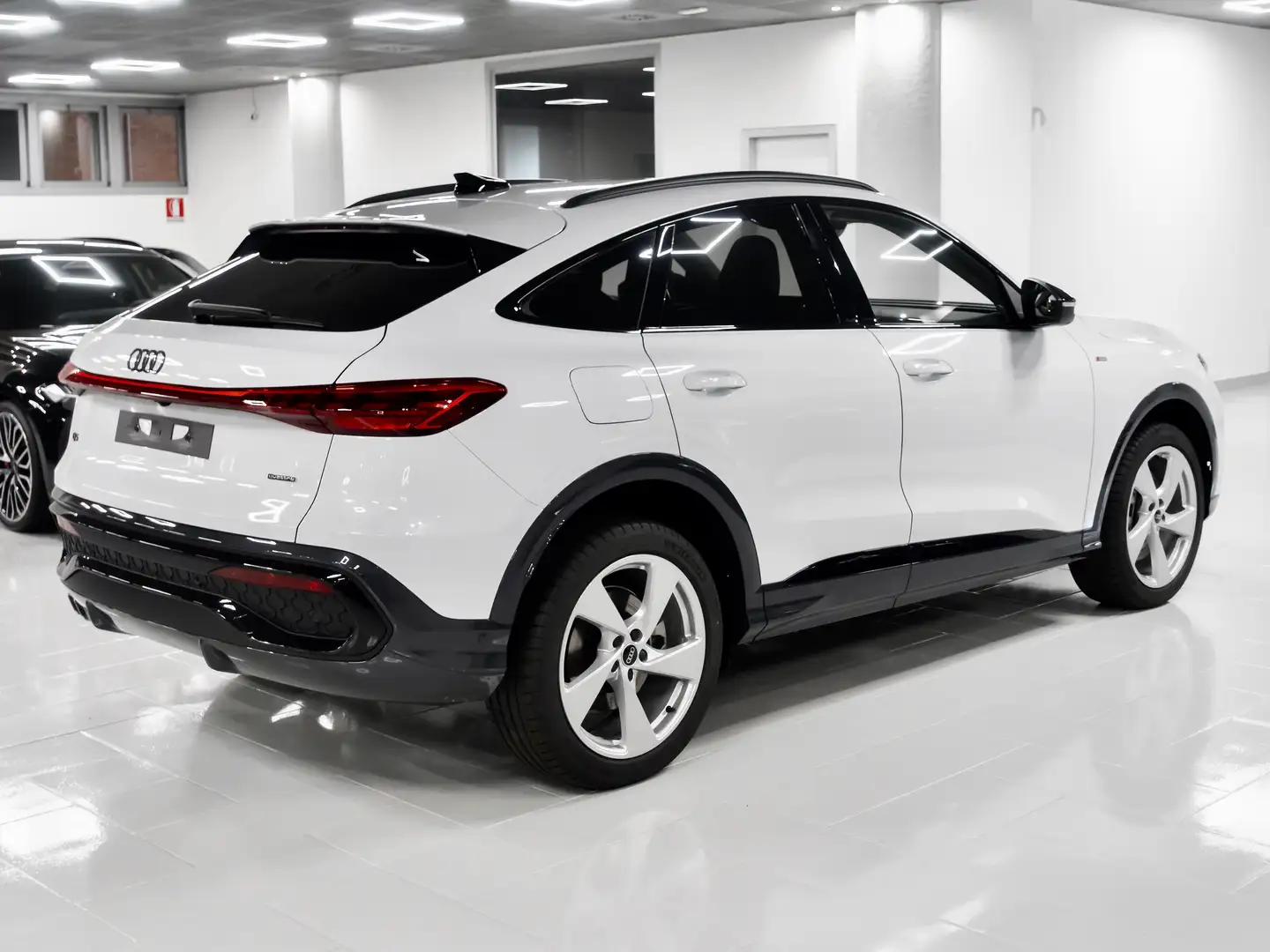 Audi Q5 SPORTBACK S-LINE PELLE GANCIO BLACK LOOK  MATRIX Blanc - 2