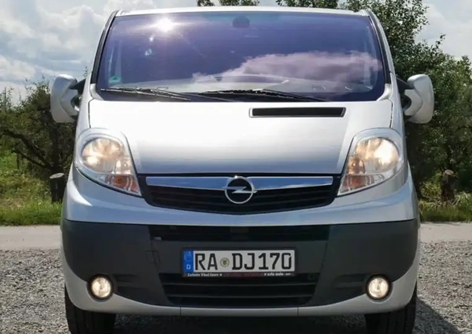Opel Vivaro 2.0 CDTI L1H1 DPF Silber - 2