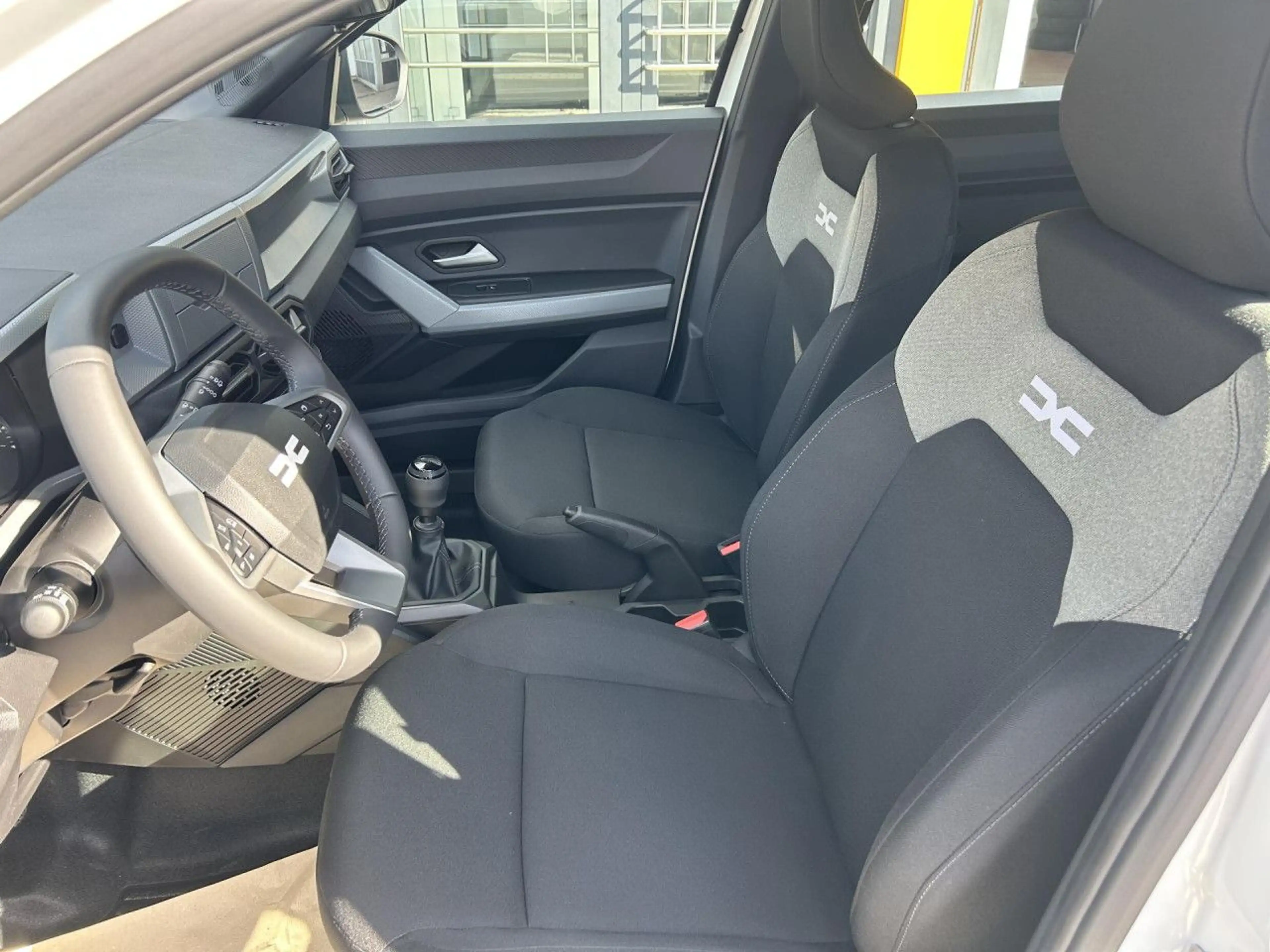 Dacia Duster Essential Eco-G 120 KLIMA EINPARKHILFE — photo 13