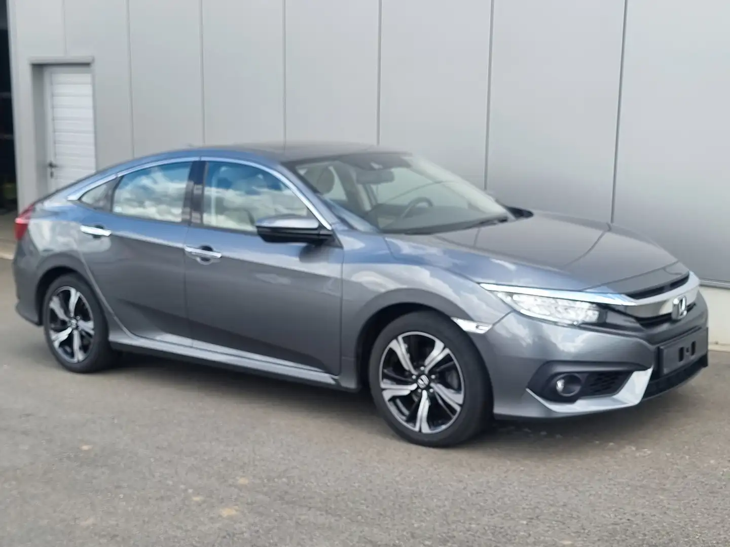 Honda Civic 1.5 i-VTEC Executive BVM6 Gris - 2