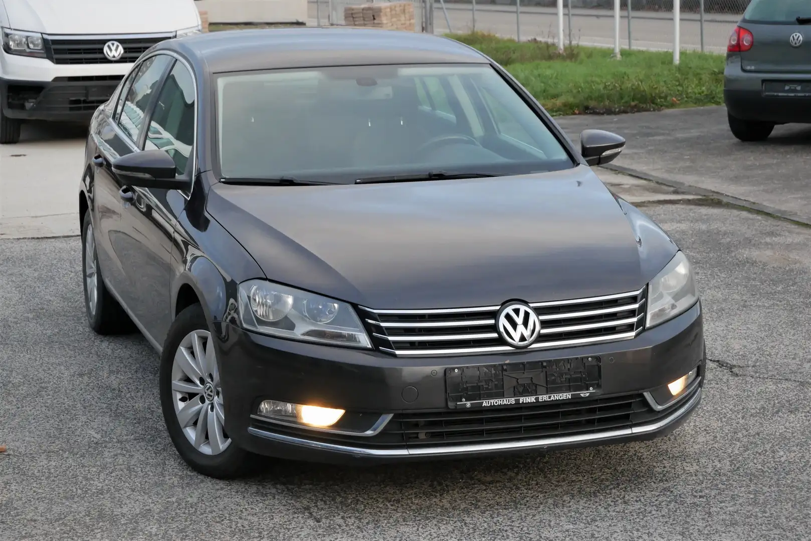 Volkswagen Passat 1.6 TDI Lim. BlueMotion *HU/AU NEU* Braun - 1