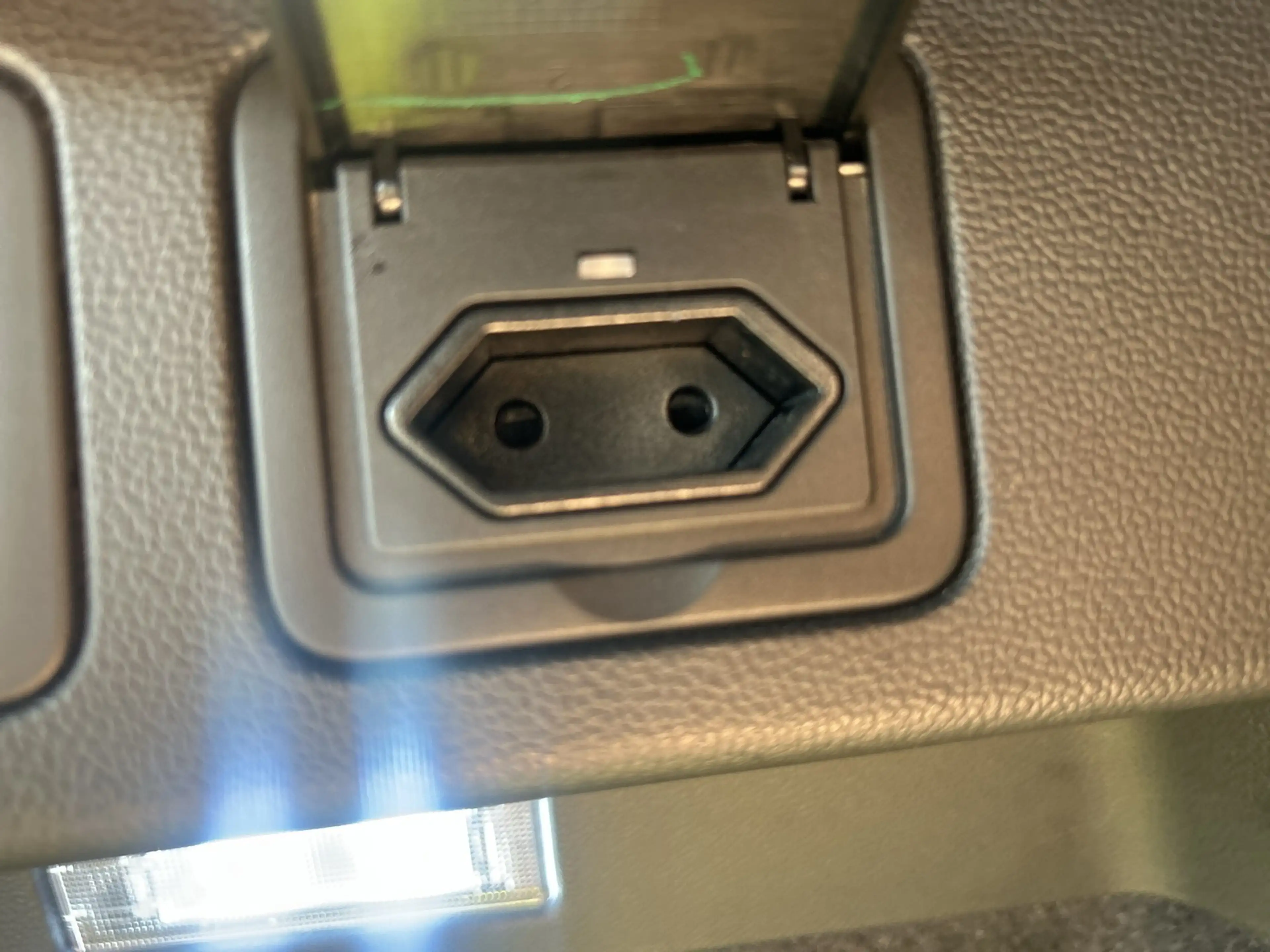 Volkswagen Tiguan Allspace R-Line 4Mot IQ Light AHK Trailer Assist RFK HU — photo 15