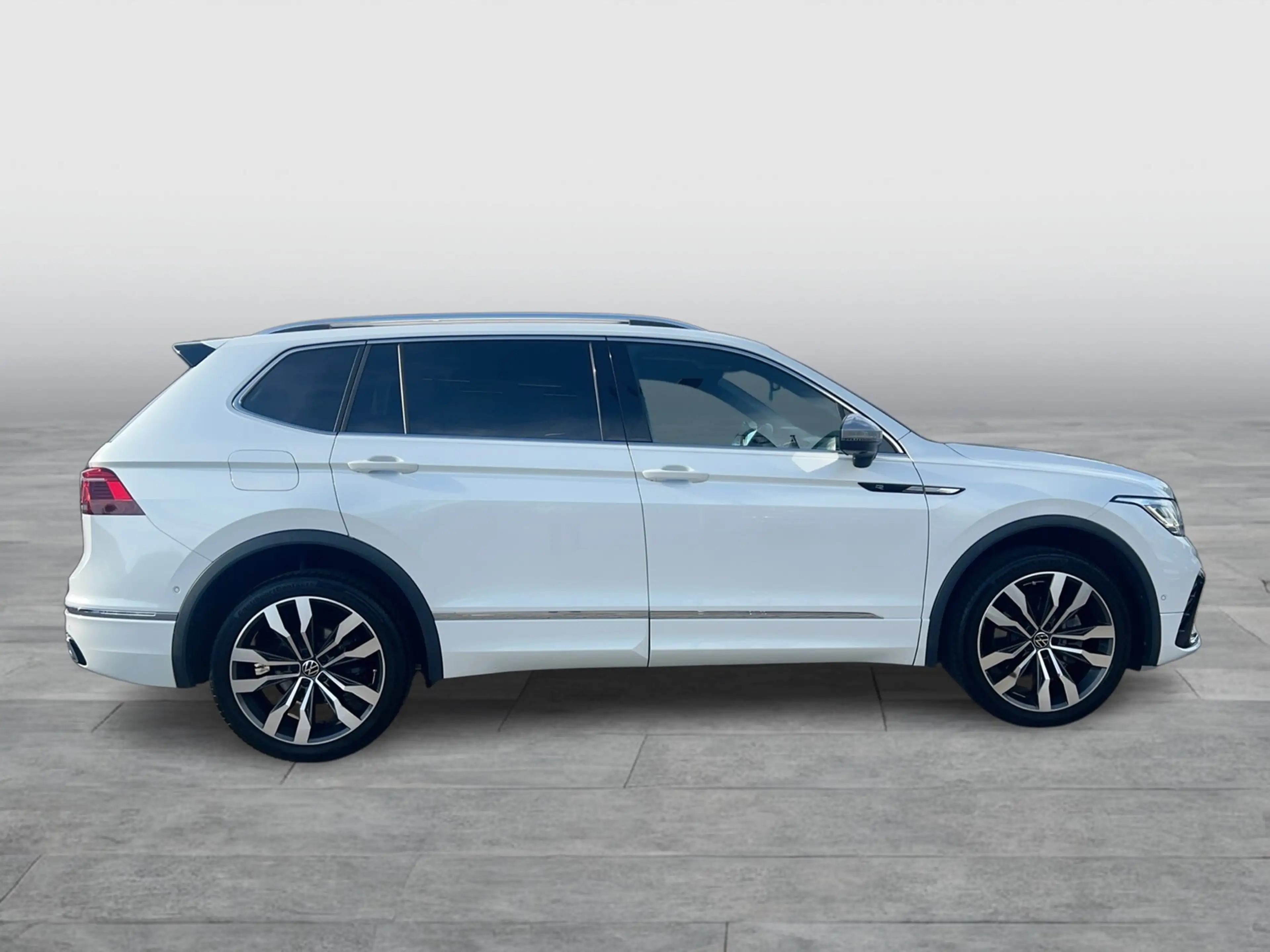 Volkswagen Tiguan Allspace R-Line 4Mot IQ Light AHK Trailer Assist RFK HU — photo 6