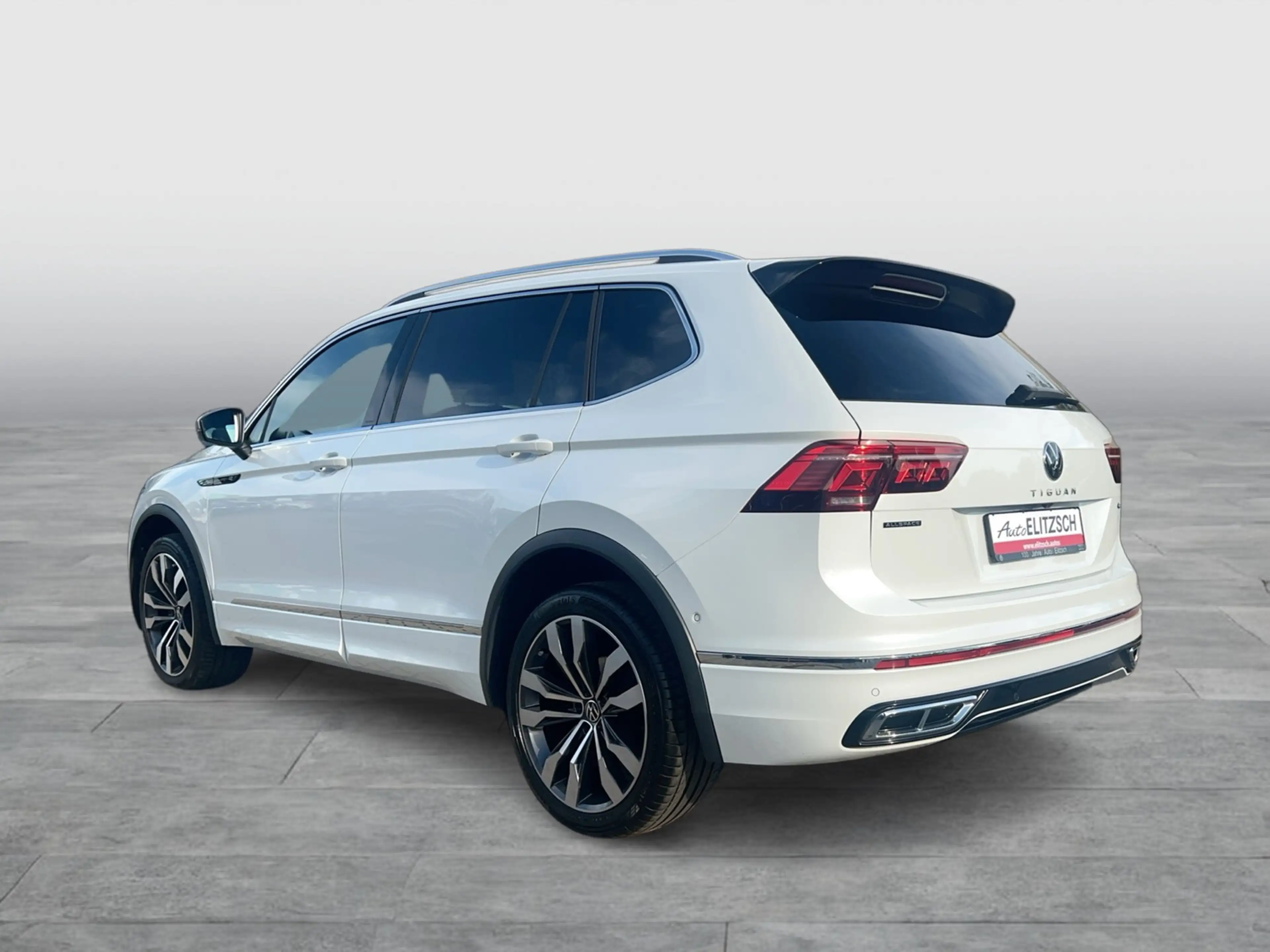 Volkswagen Tiguan Allspace R-Line 4Mot IQ Light AHK Trailer Assist RFK HU — photo 3