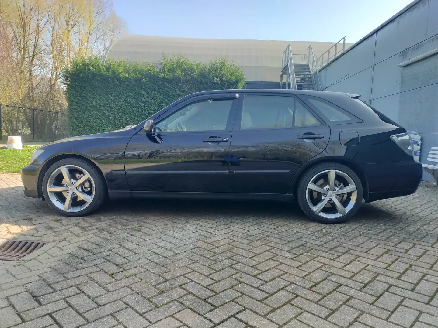 Lexus IS 200 SportCross - 2