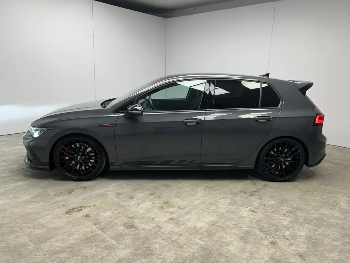 Volkswagen Golf VIII GTI Clubsport 2.0 TSI DSG Klima Navi Grau - 2