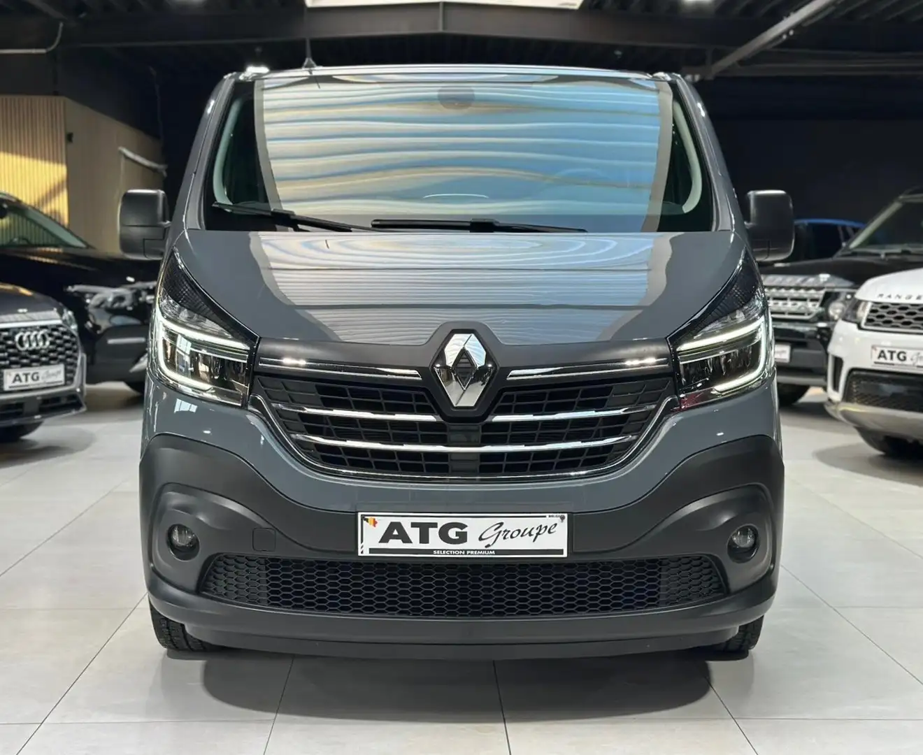 Renault Trafic 2.0dCi 170CV TVAC 3PL BOITE AUTO L1-H1 GPS LED Gris - 2