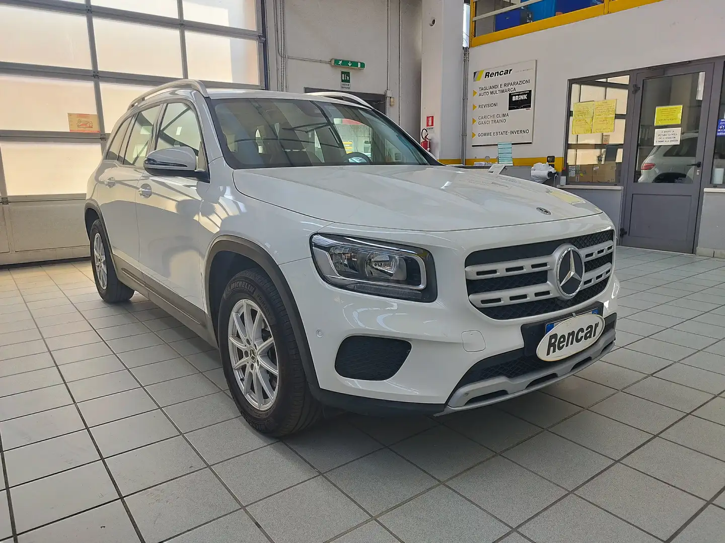 Mercedes-Benz GLB 200 GLB 200 d Executive auto White - 1