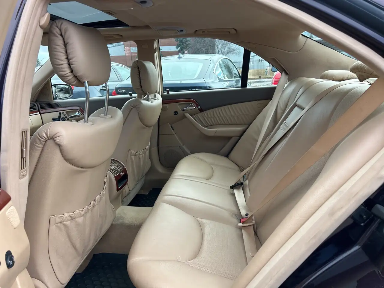 Mercedes-Benz S-Class снимка Mercedes-Benz S-Class