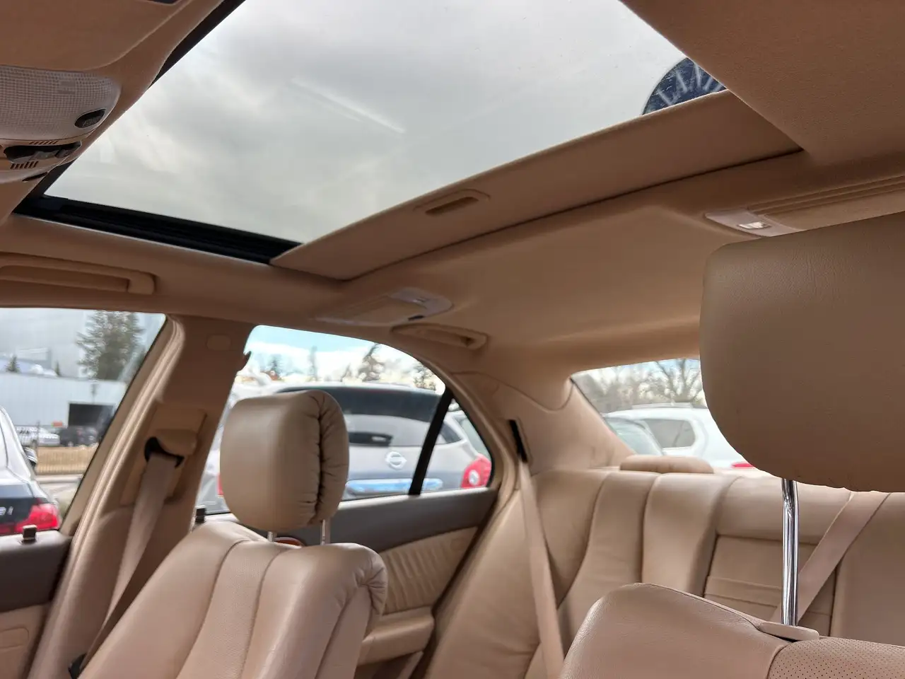 Mercedes-Benz S-Class снимка Mercedes-Benz S-Class