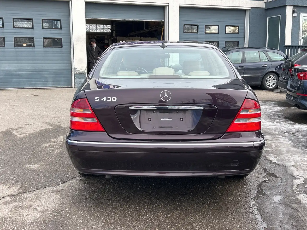 Mercedes-Benz S-Class снимка Mercedes-Benz S-Class