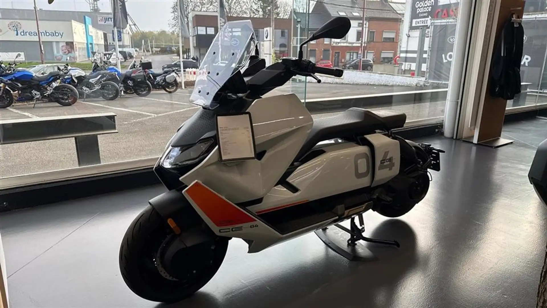 BMW CE 04 0 - 1