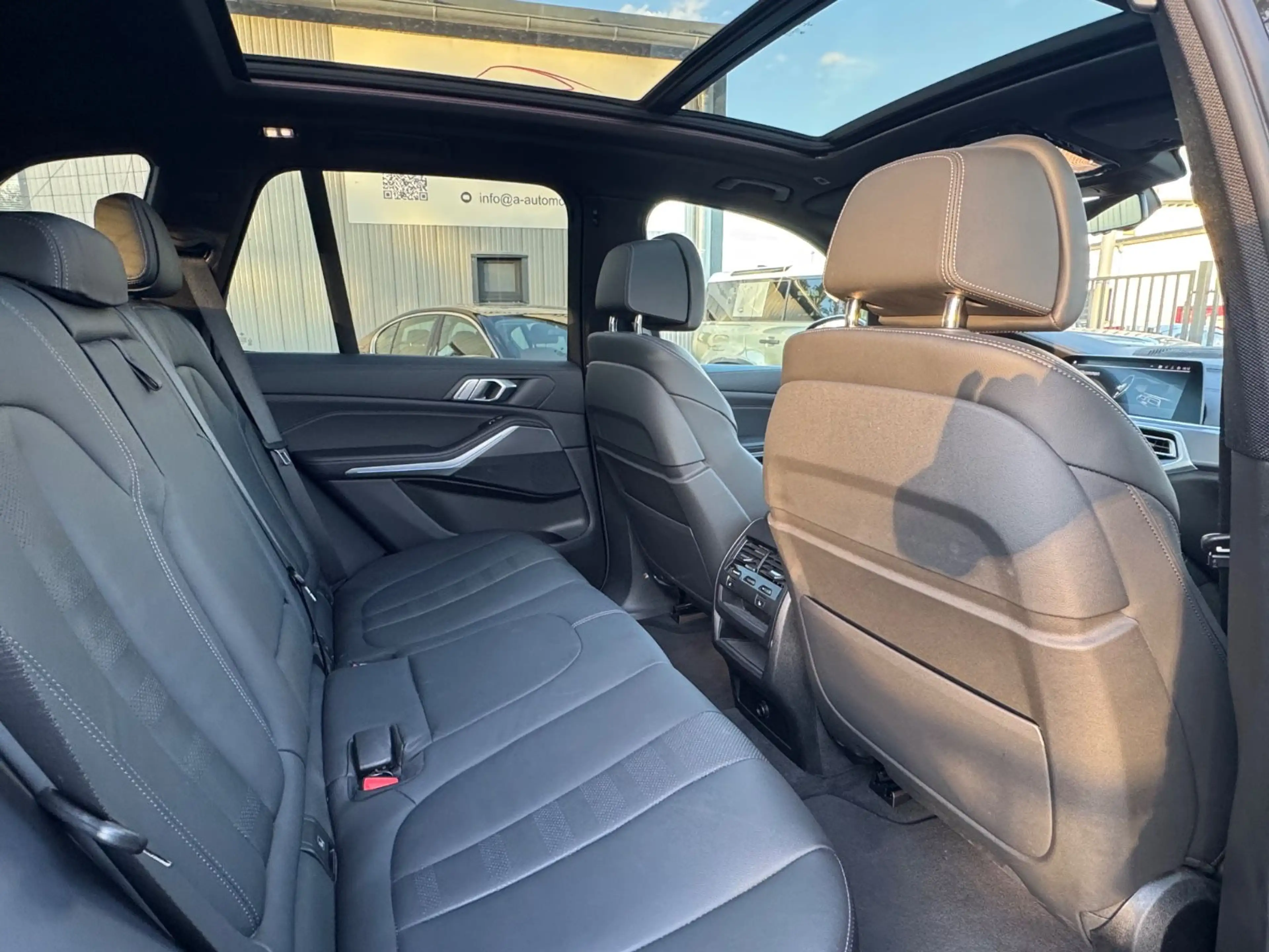 BMW X5 xDrive 45 e M Sport — photo 9