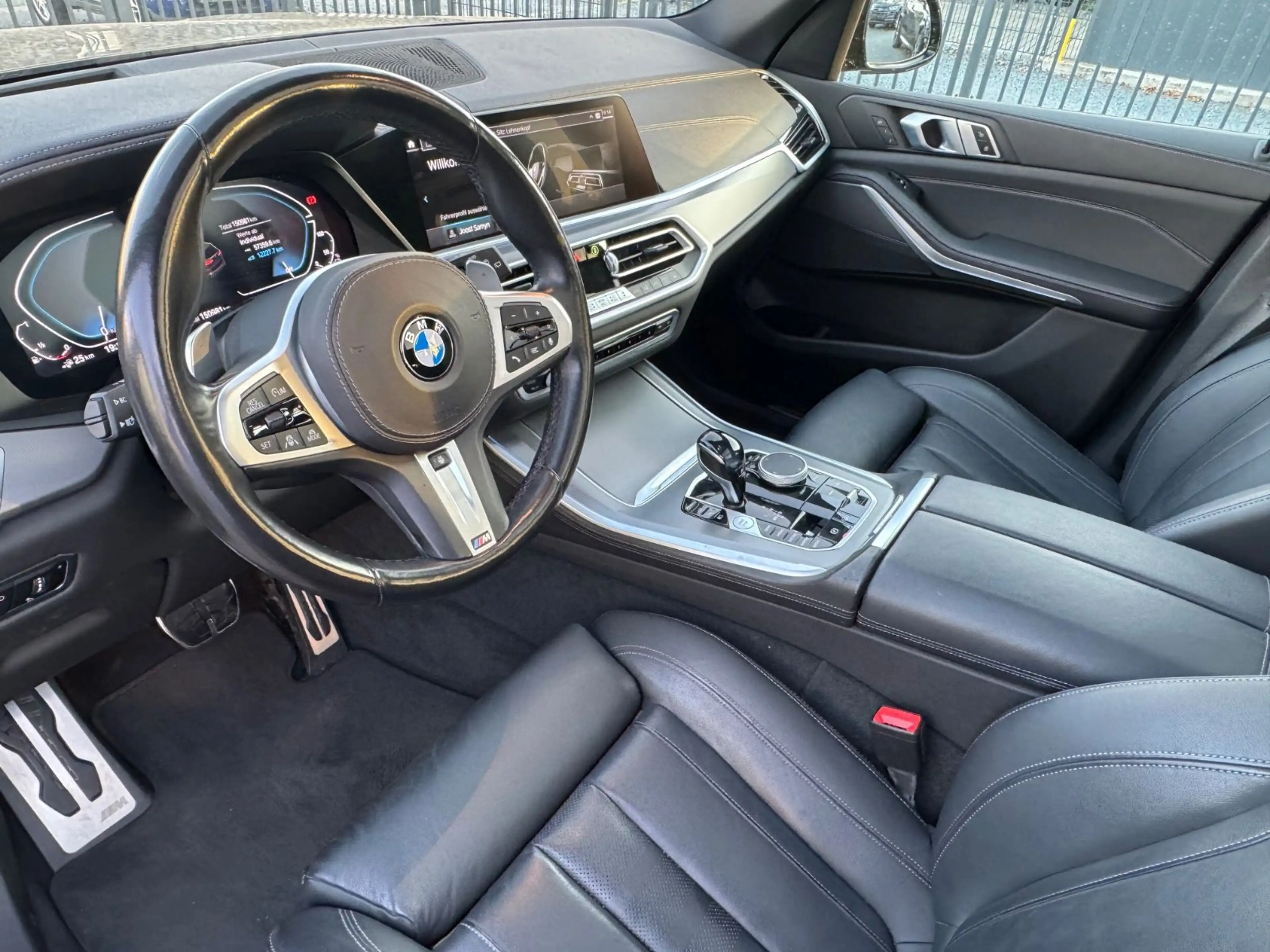 BMW X5 xDrive 45 e M Sport — photo 7