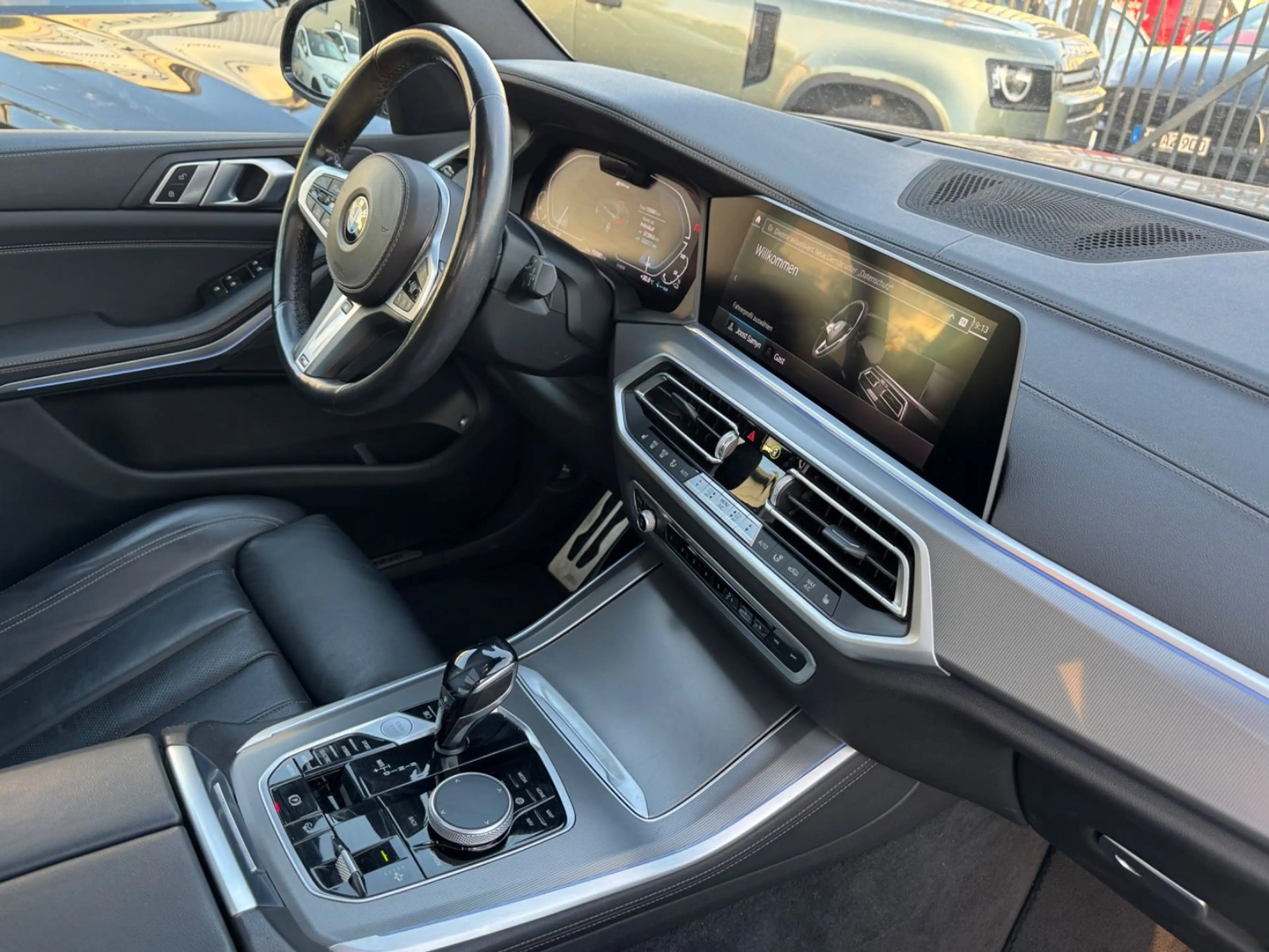 BMW X5 xDrive 45 e M Sport — photo 12