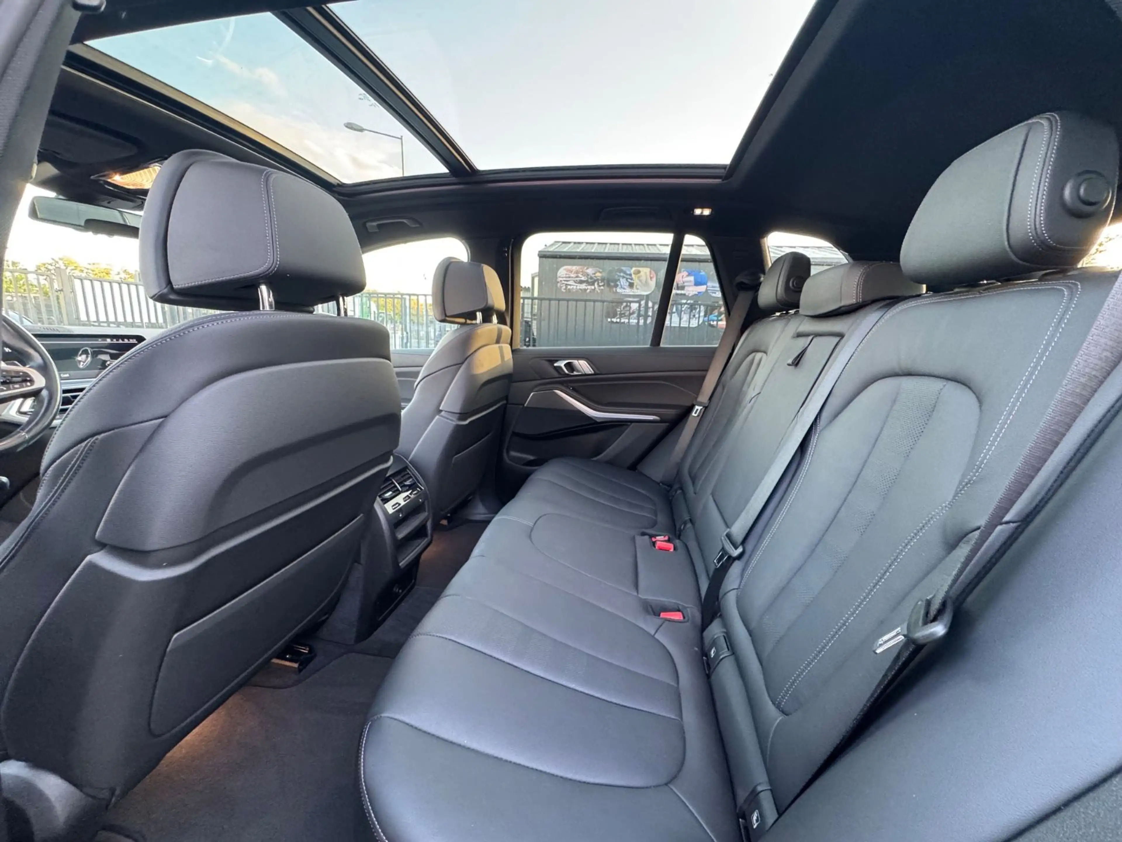 BMW X5 xDrive 45 e M Sport — photo 10