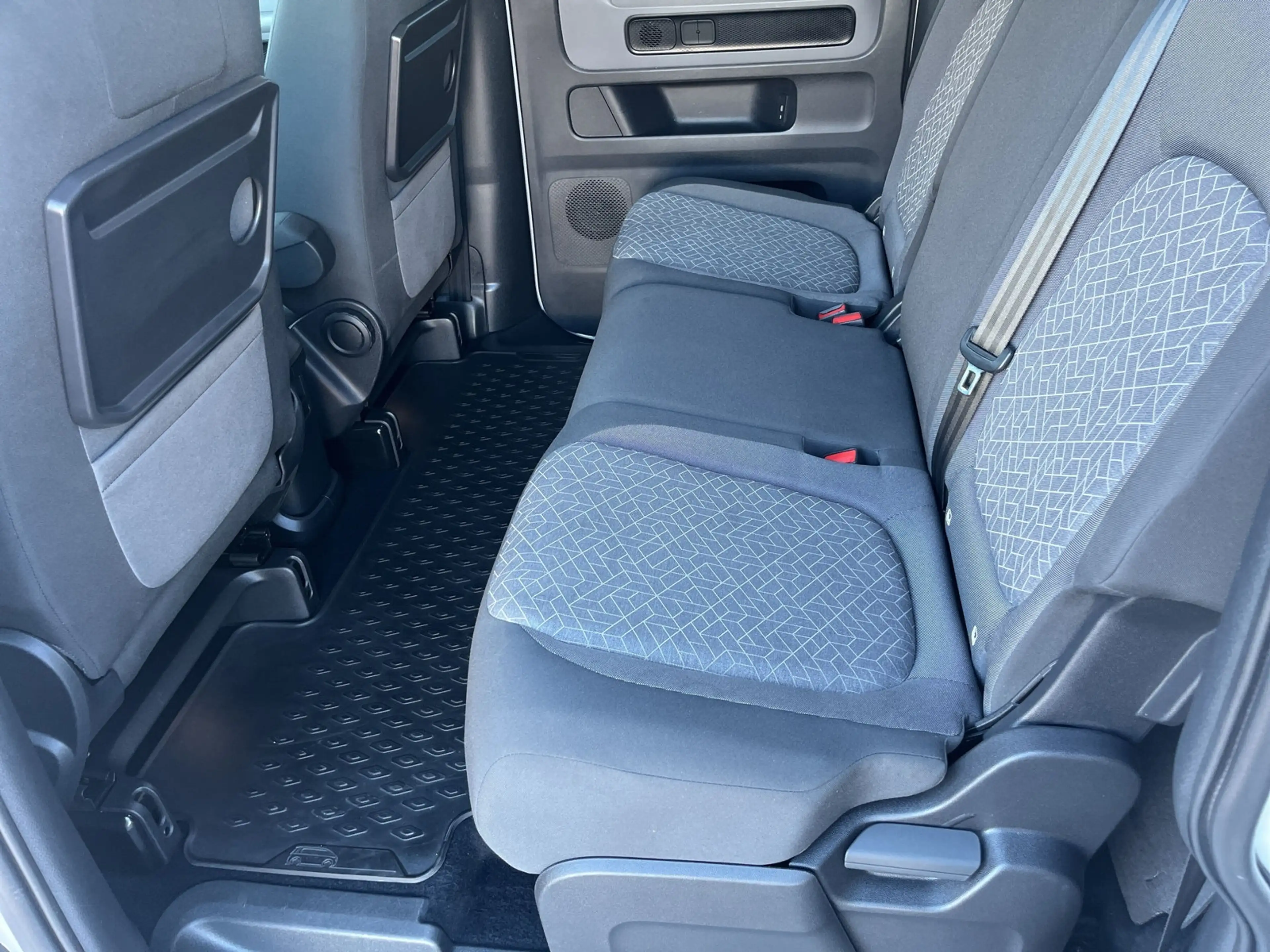Volkswagen ID. Buzz Pro  NAVI+SIDE.ASSIST+ACC+KEYLESS+APP.CONNECT — photo 10