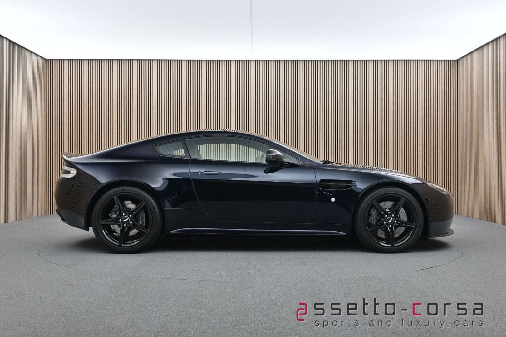 Aston Martin V8 4.0 AMR Premium Audio -  - Joinsteer - #4