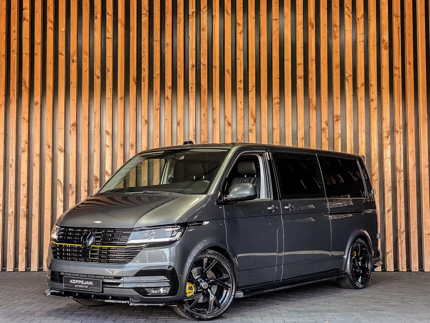 Volkswagen T6.1 Transporter 2.0 TDI 204PK DSG Dubbele Cabine L2H1 | ABT | 2X S Grijs - 2