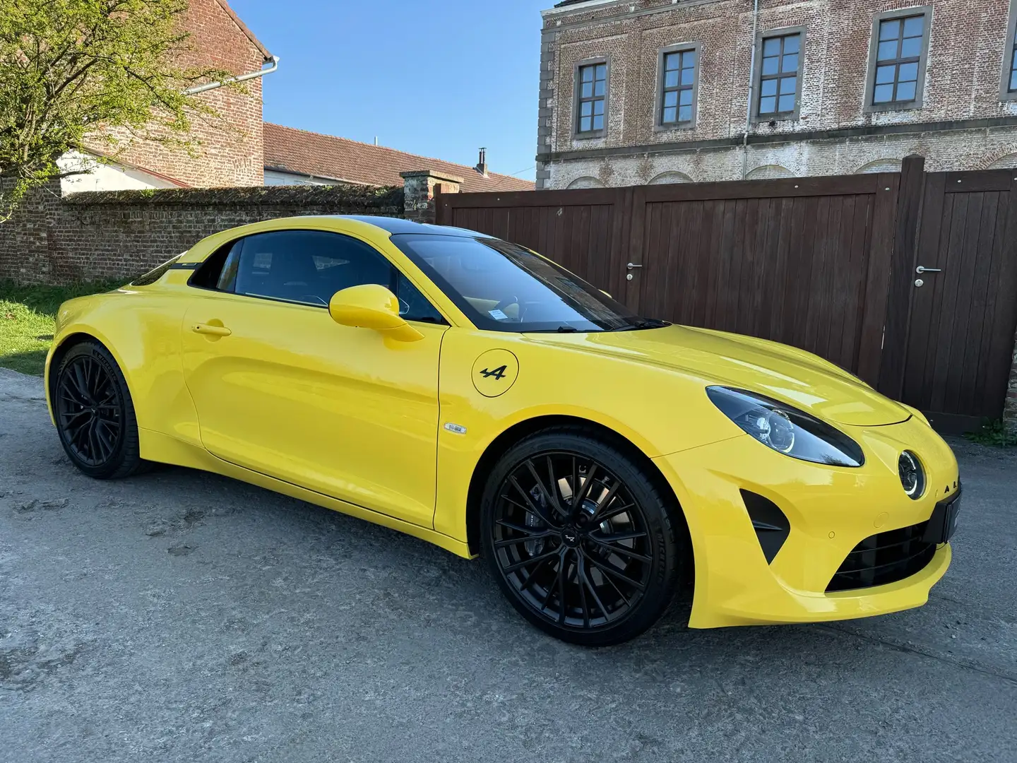 Alpine A110 *CAM*CRUISE*CARBON*17.000 KM* Geel - 1
