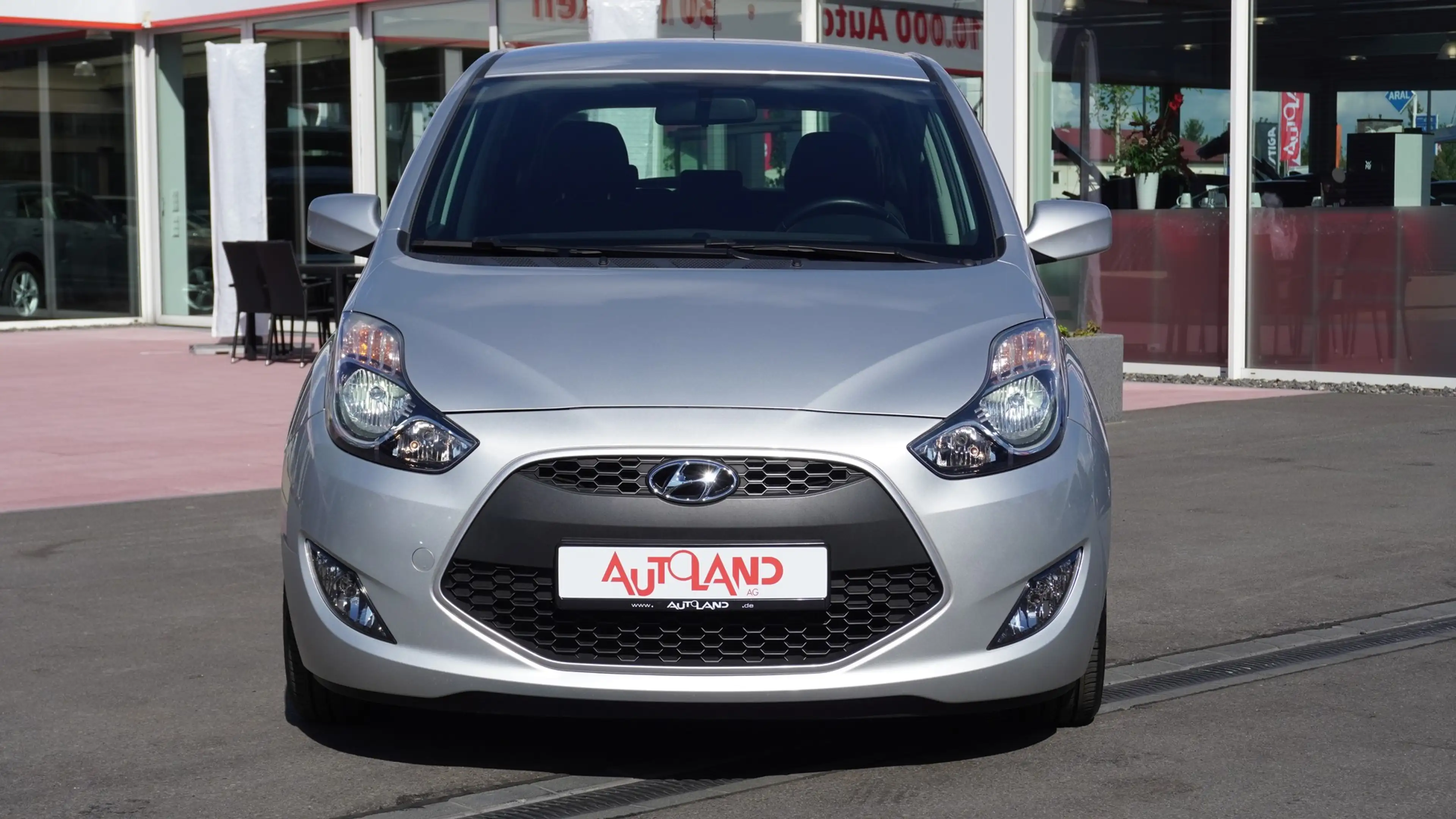 Hyundai iX20 1.6i AT Klima PDC Sitzheizung Bluetooth — photo 2