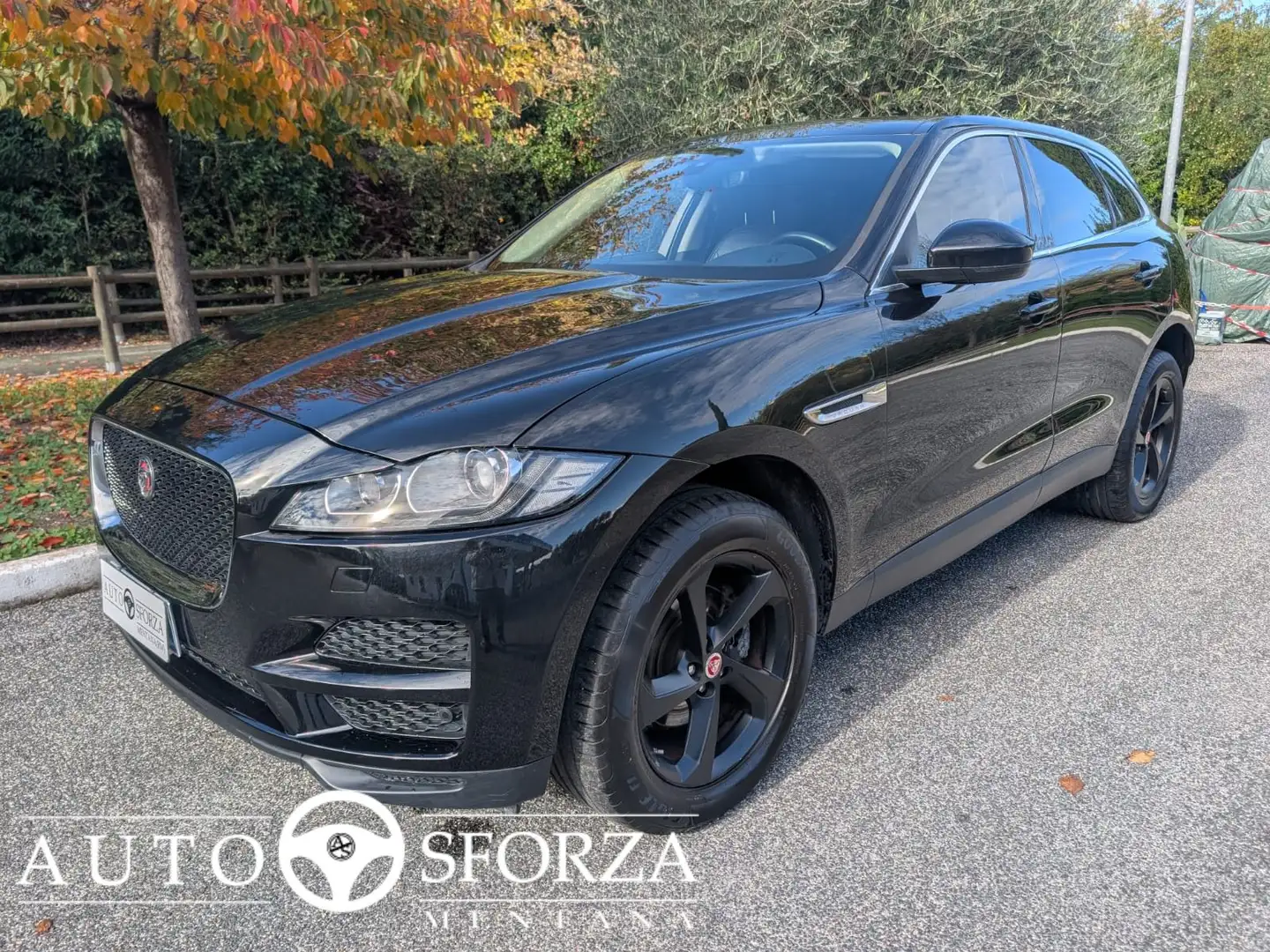 Jaguar F-Pace 2.0d i4 Prestige AWD 180cv Autom Pelle Tagliandata Nero - 1