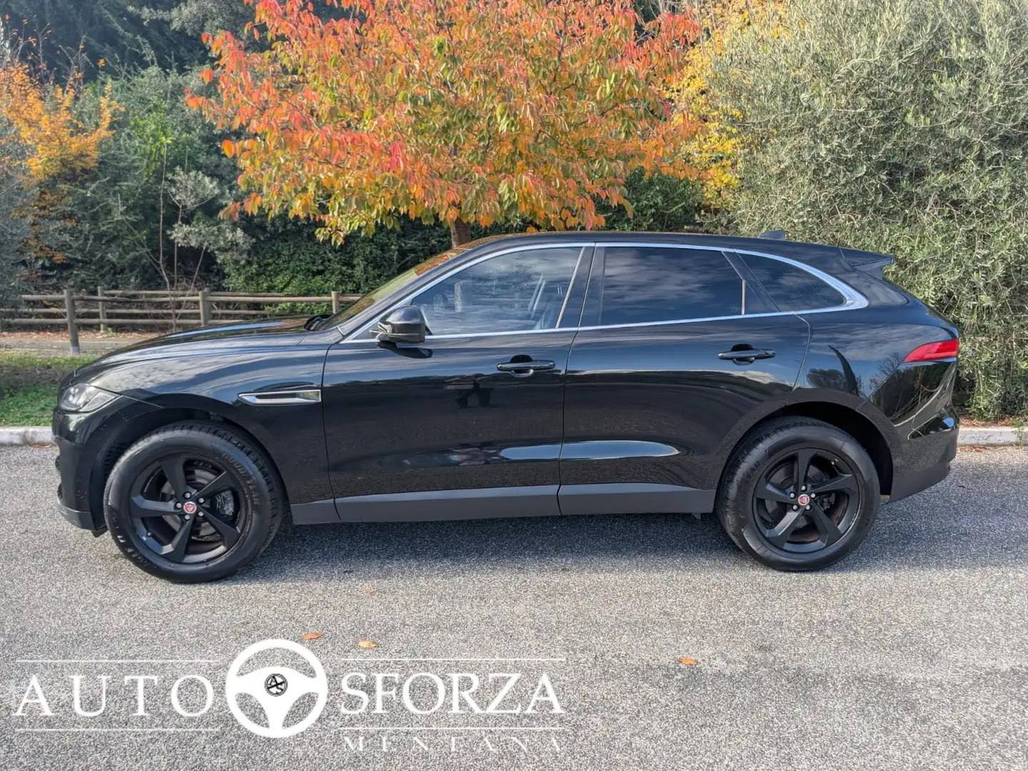 Jaguar F-Pace 2.0d i4 Prestige AWD 180cv Autom Pelle Tagliandata Nero - 2