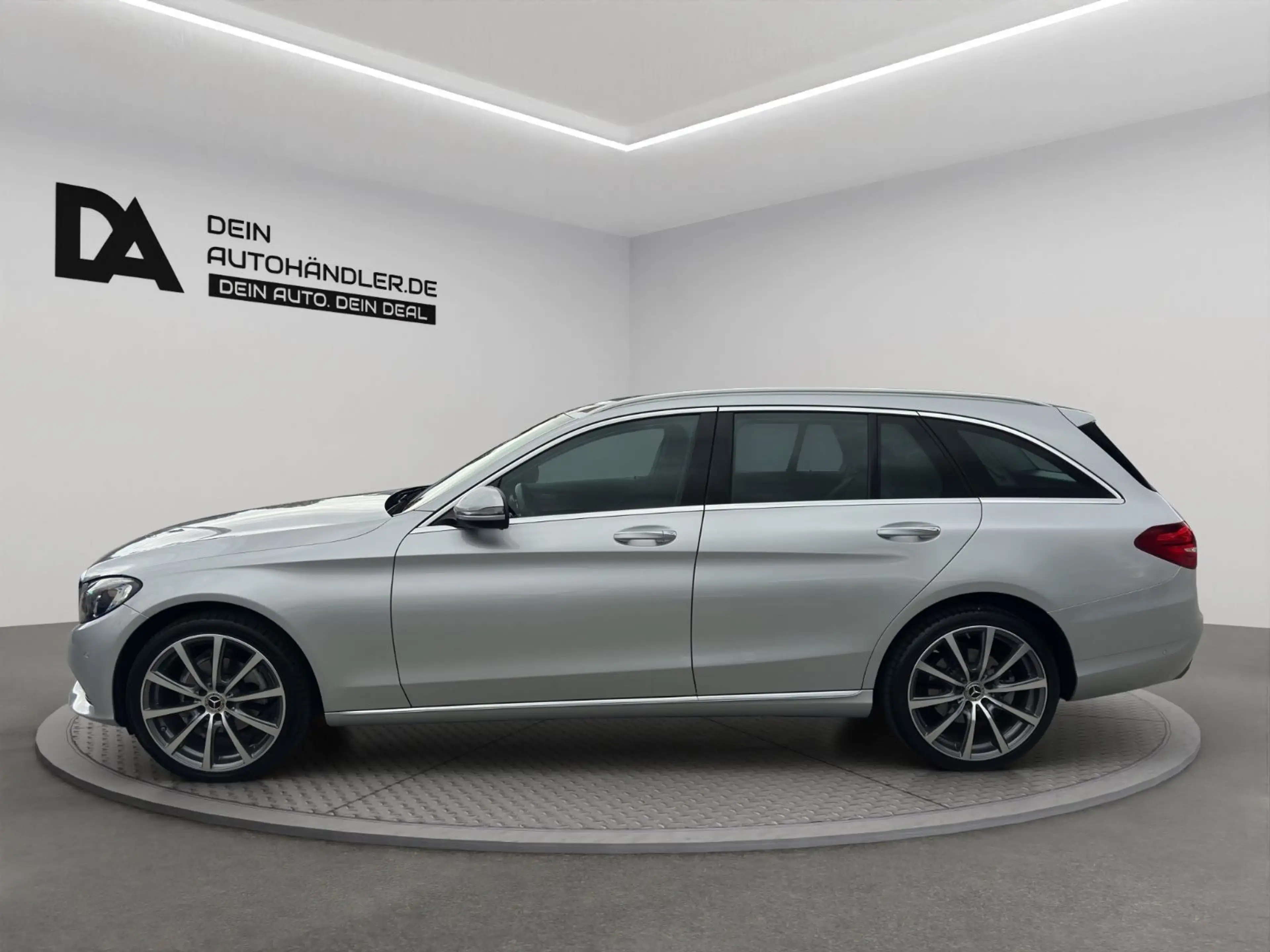 Mercedes-Benz C 180 CGI T-Modell*LED* — photo 3