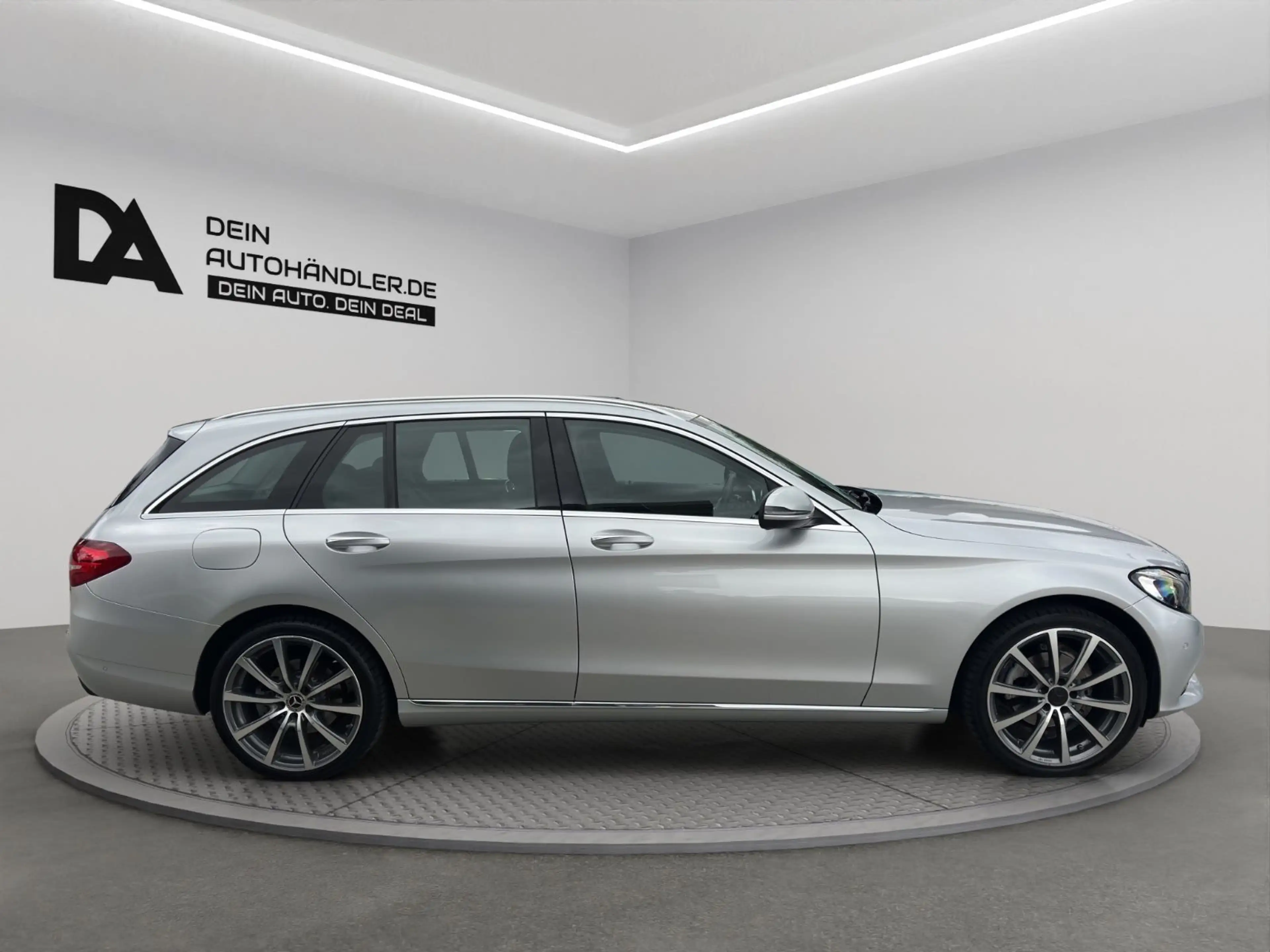 Mercedes-Benz C 180 CGI T-Modell*LED* — photo 7