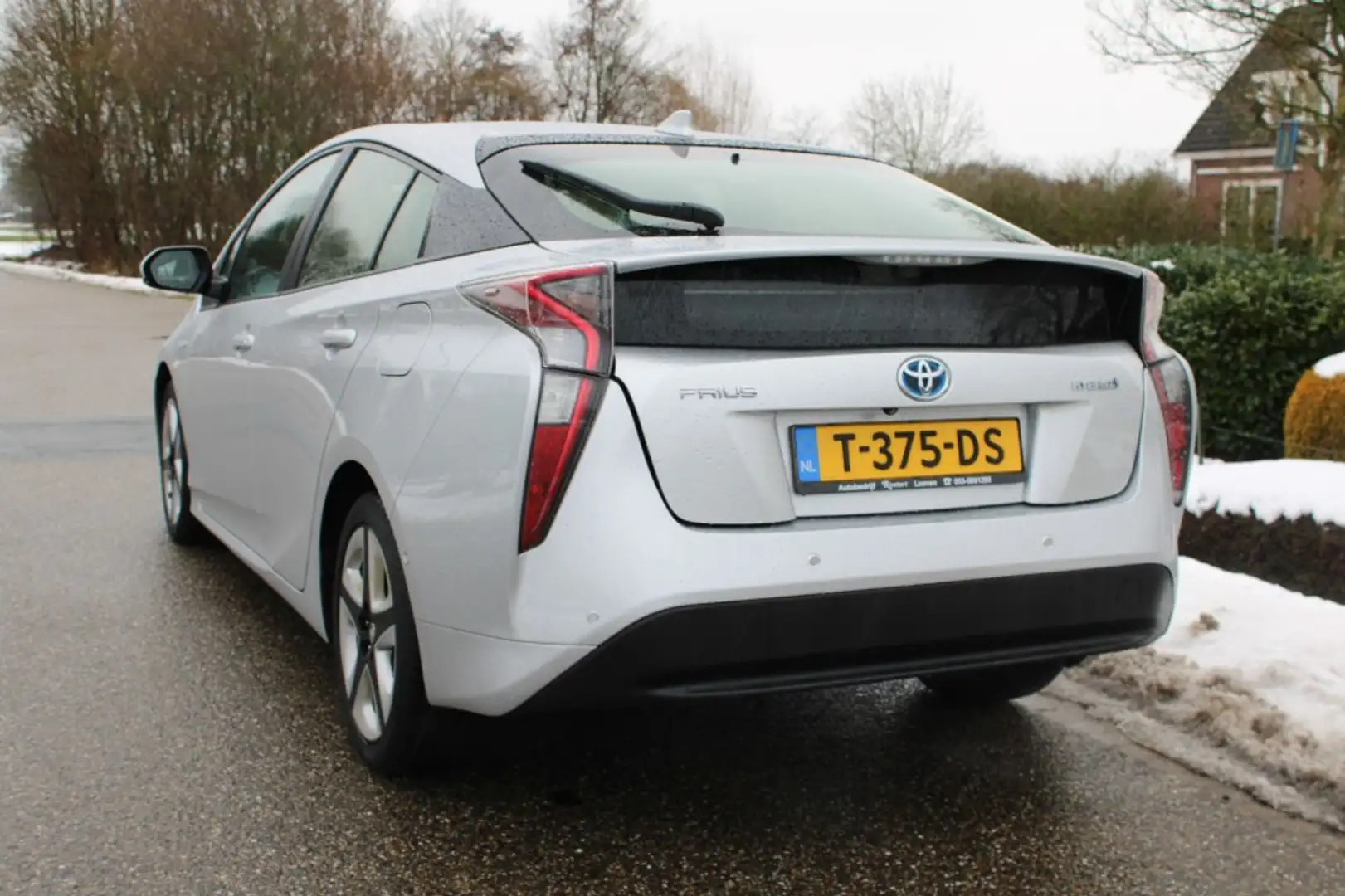 Toyota Prius 1.8 122pk Dynamic Hybride ECC/HUD/cruise/navi/PDC/ Gris - 2