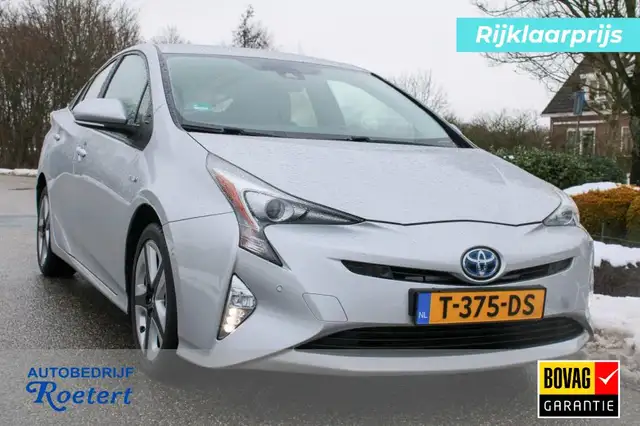 Toyota Prius 1.8 122pk Dynamic Hybride ECC/HUD/cruise/navi/PDC/
