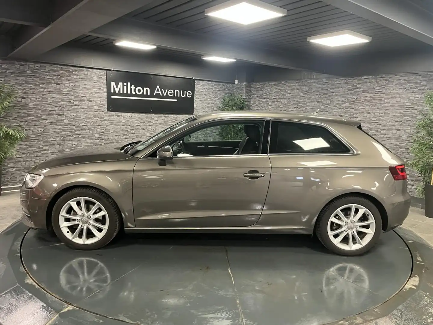 Audi A3 1.4 TFSI - 140  8V Ambition Luxe Bruin - 2