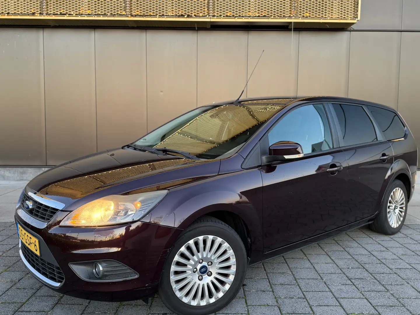 Ford Focus Wagon 1.6 Titanium | Carplay | Cruise | Airco | Di Violett - 2
