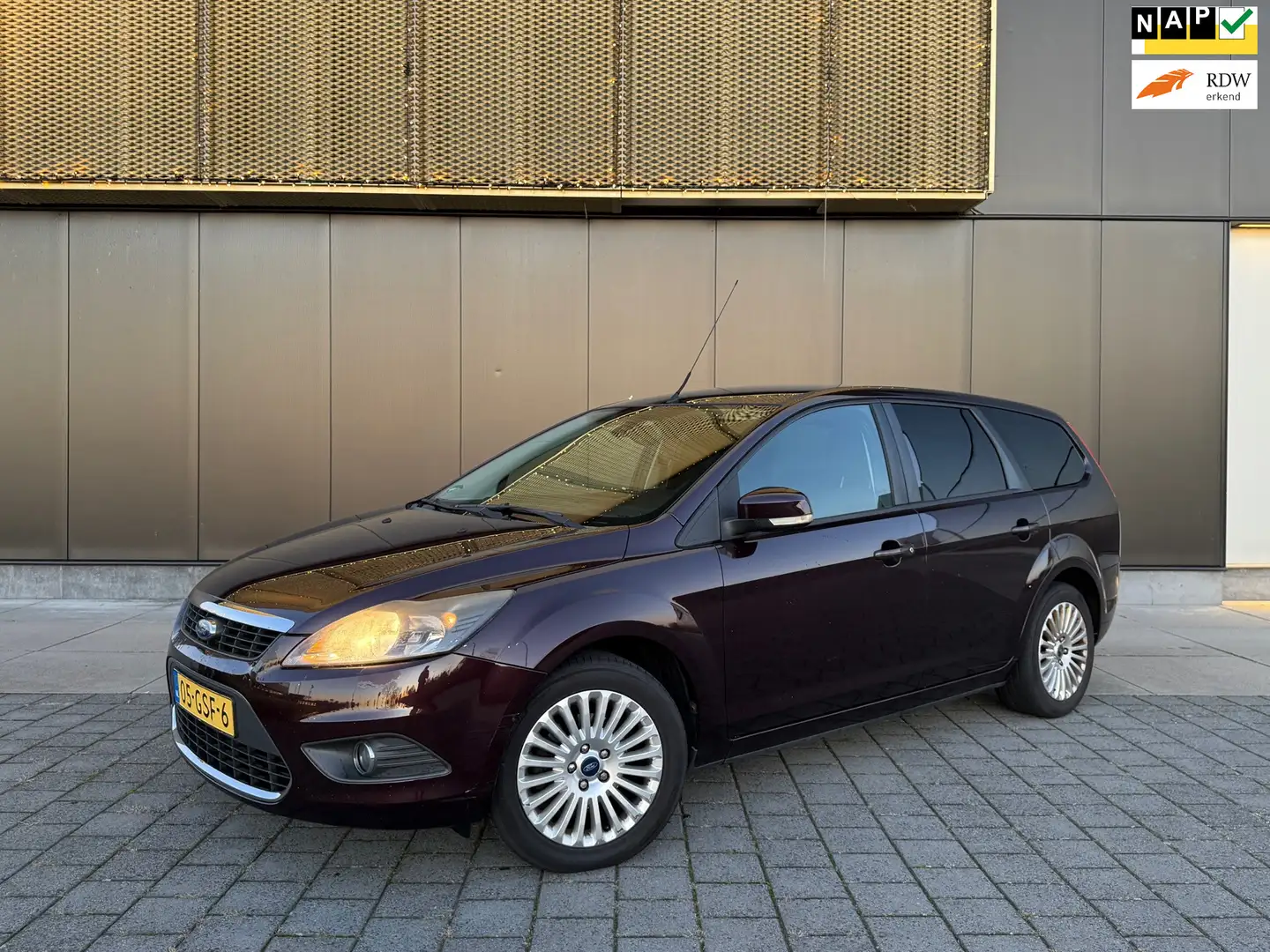 Ford Focus Wagon 1.6 Titanium | Carplay | Cruise | Airco | Di Violett - 1