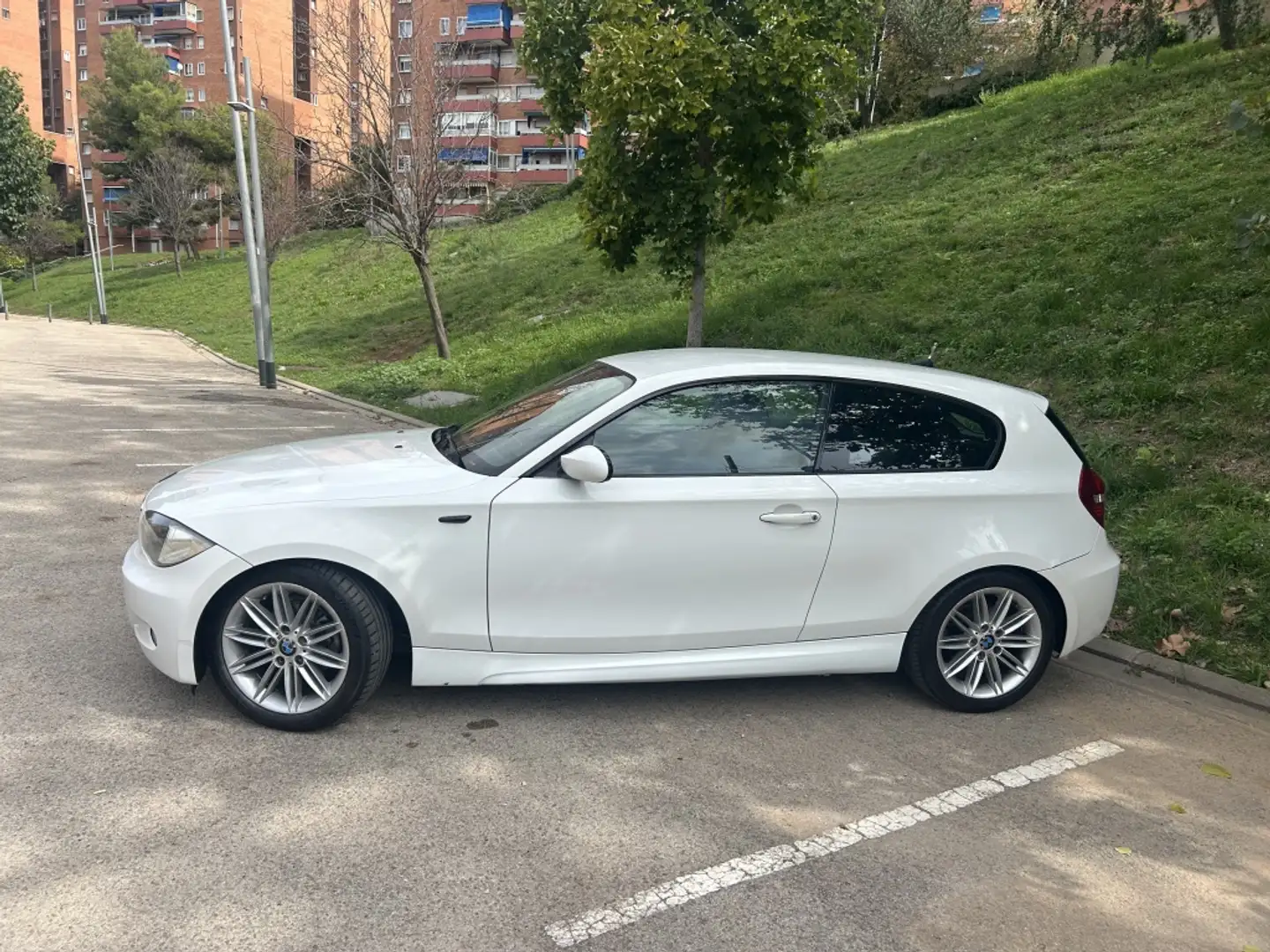 BMW 116 116d Weiß - 2