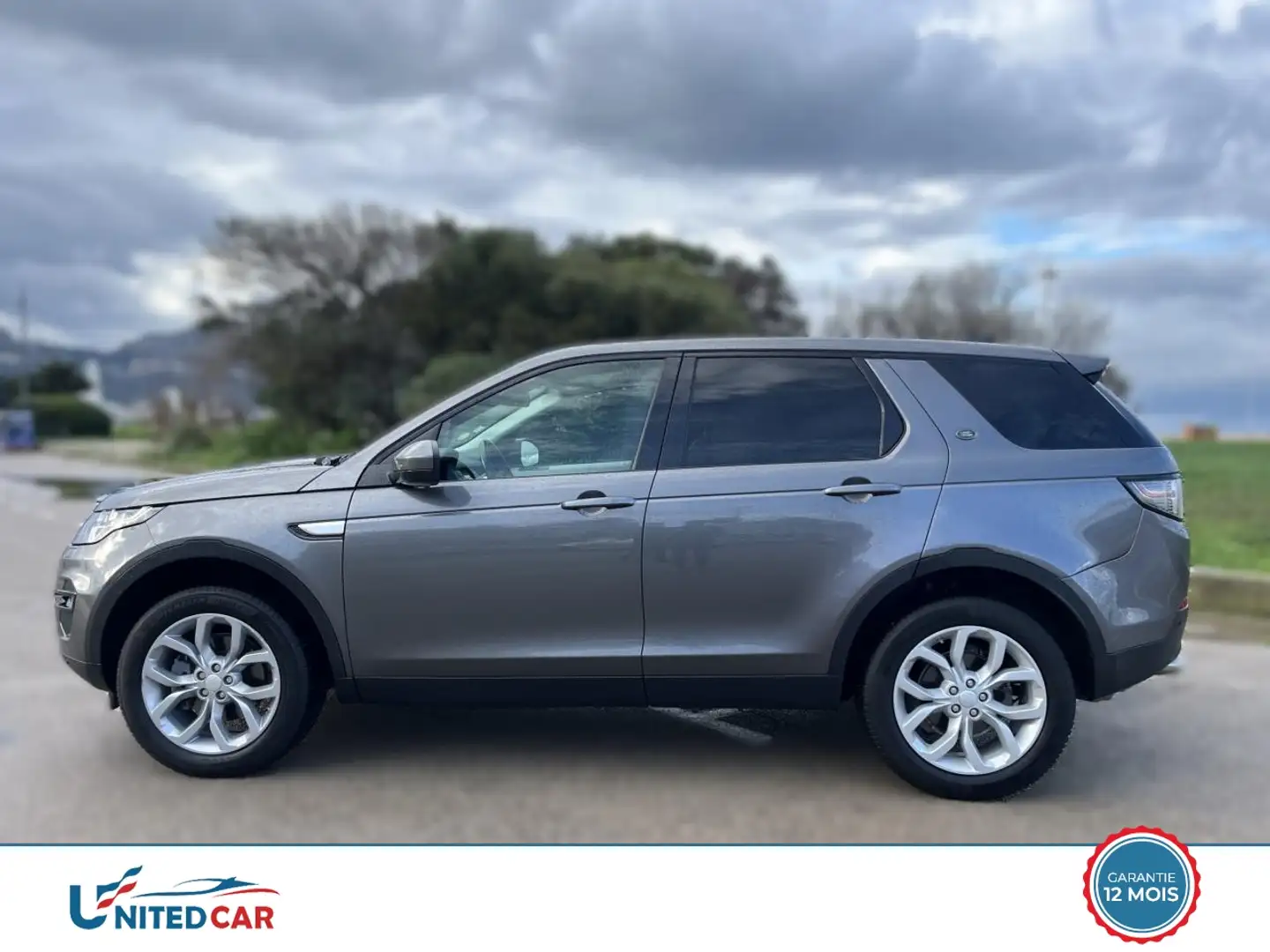 Land Rover Discovery Sport Discovery Sport HSE 7 places 2.0 L 4 600 KM TD4 15 Gris - 2