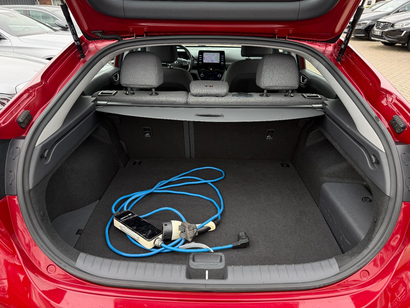 Hyundai IONIQ Hybrid, Kamera, TÜV & Bremsen neu, 1 Hand — photo 11