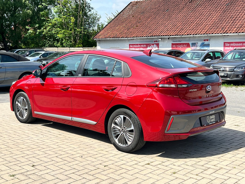 Hyundai IONIQ Hybrid, Kamera, TÜV & Bremsen neu, 1 Hand — photo 3