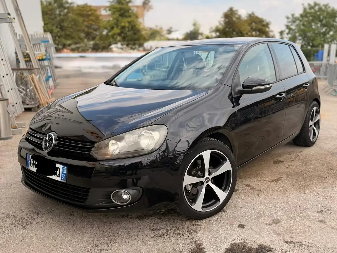 Volkswagen Golf Standard Model