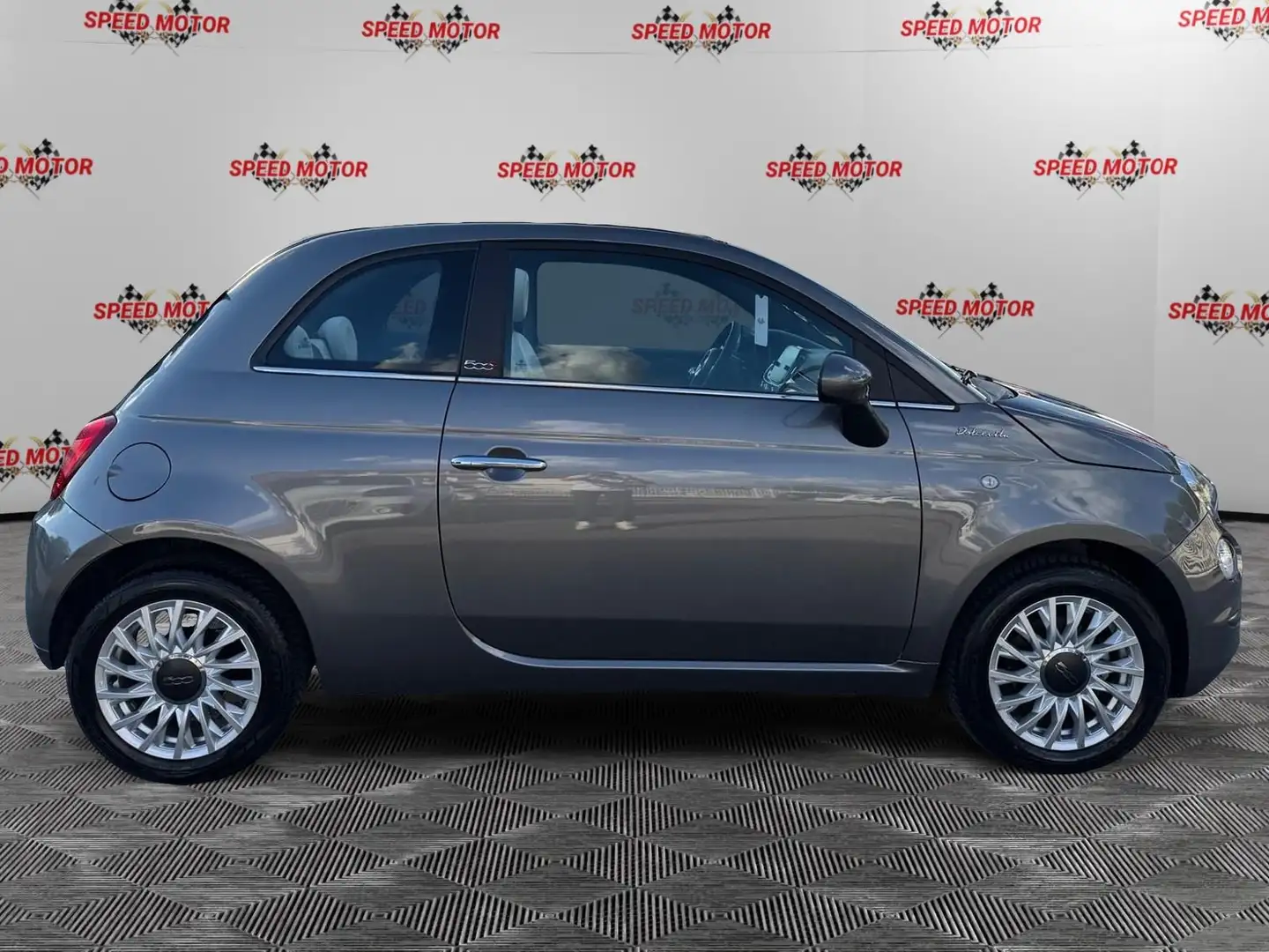 Fiat 500C 1.0 Hybrid Dolcevita CABRIO, SENSORI, CARPLAY Gris - 2