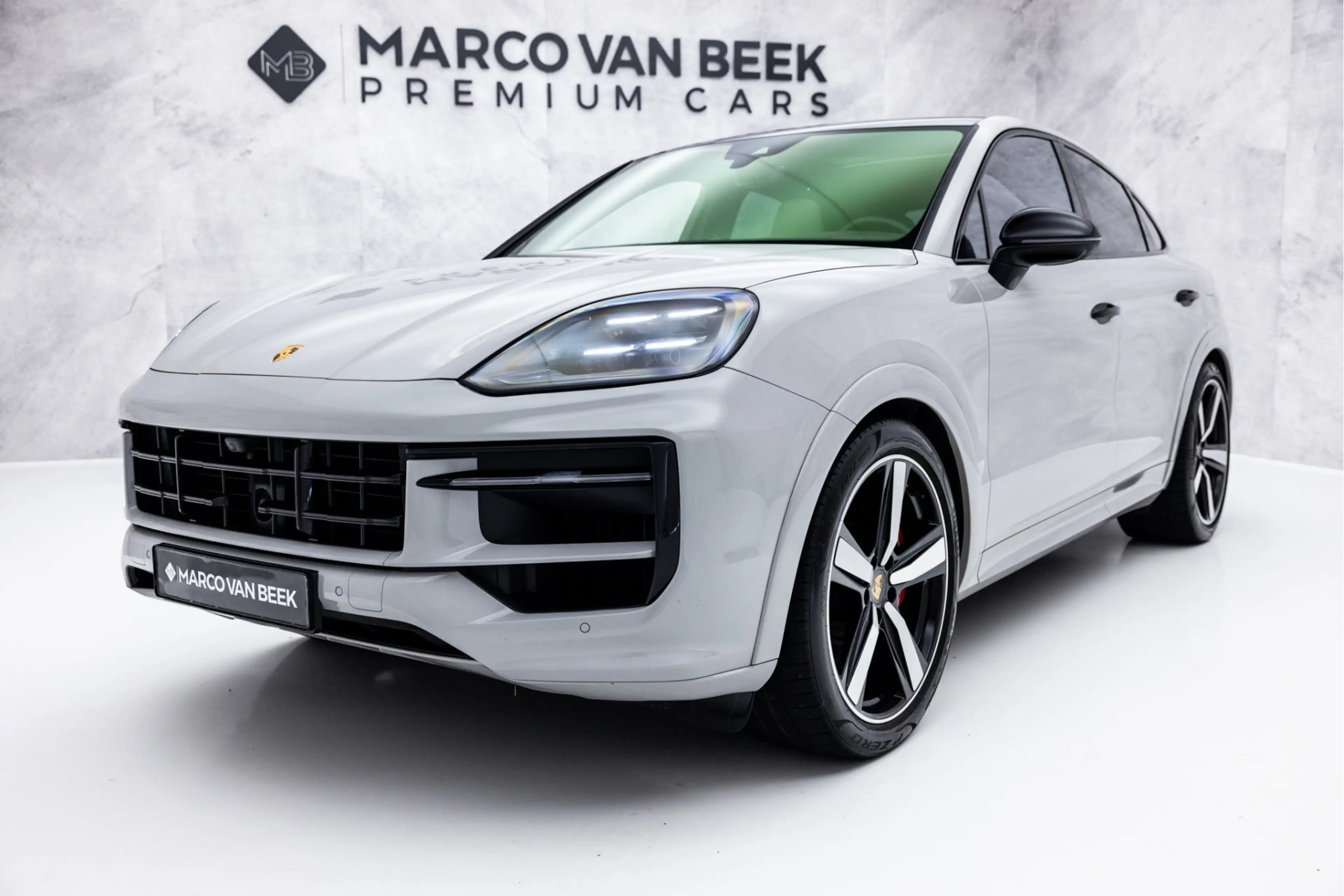 Porsche Cayenne Coupé 3.0 S E-Hybrid 520 PK | Pano | SportDesign | — photo 4