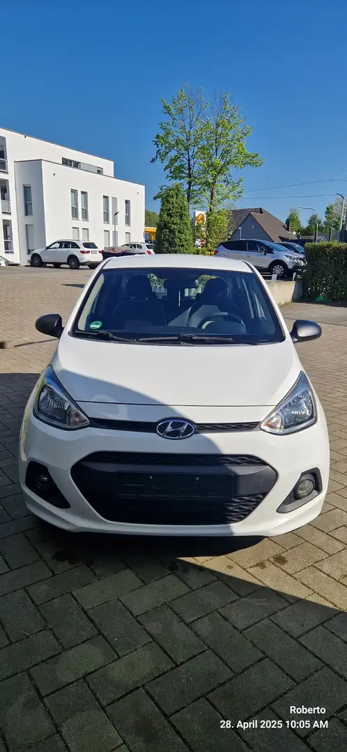 Hyundai i10 1.0 Fifa World Cup Edition - 1