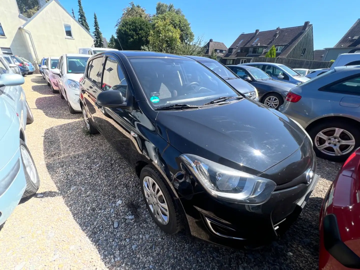 Hyundai i20 FIFA World Cup Edition*TÜV NEU*1 HAND*KLIMA* Schwarz - 2