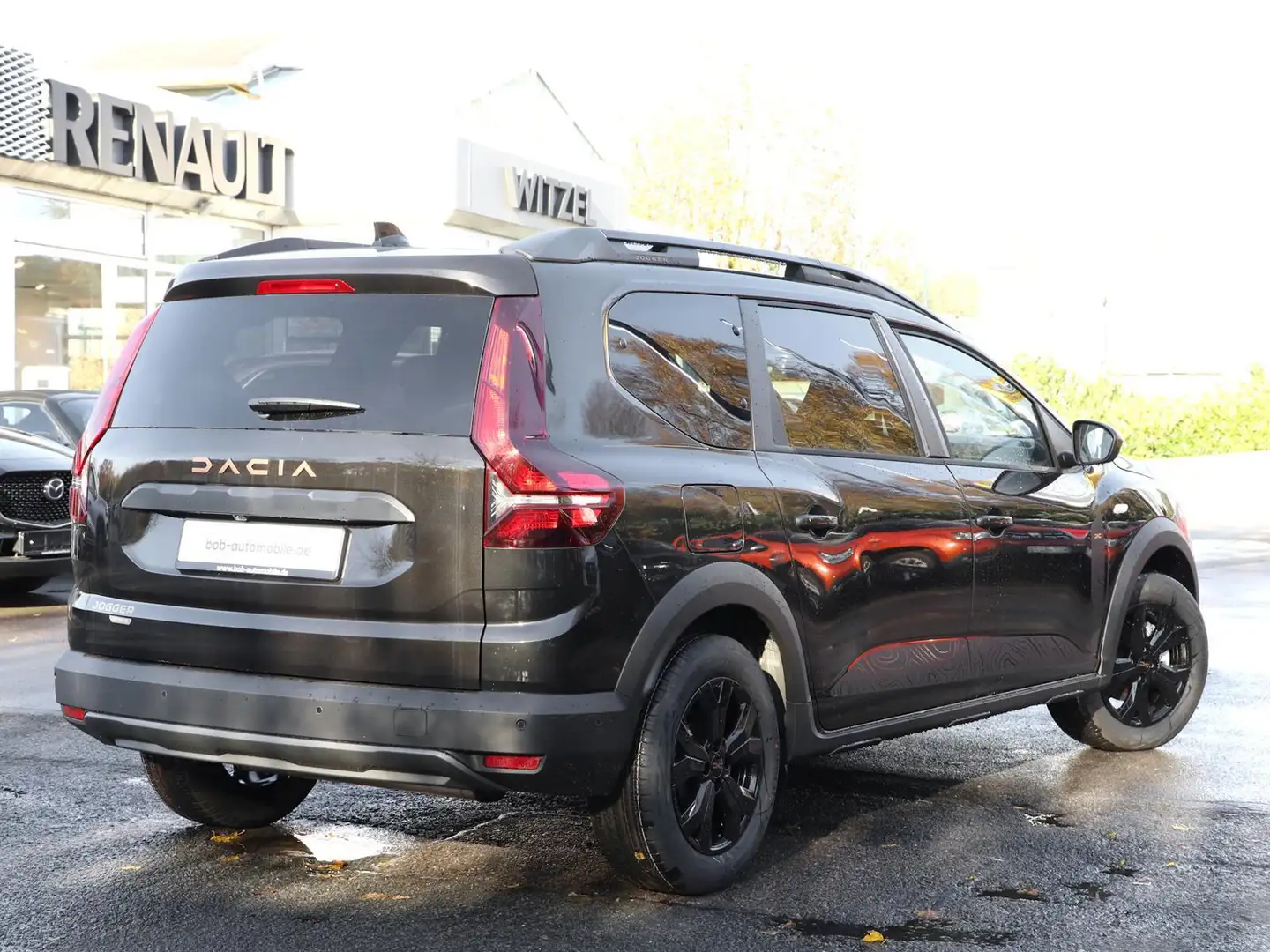 Dacia Jogger Extreme HYBRID 140r 7-SITZER NAVI SHZ PDC Schwarz - 2