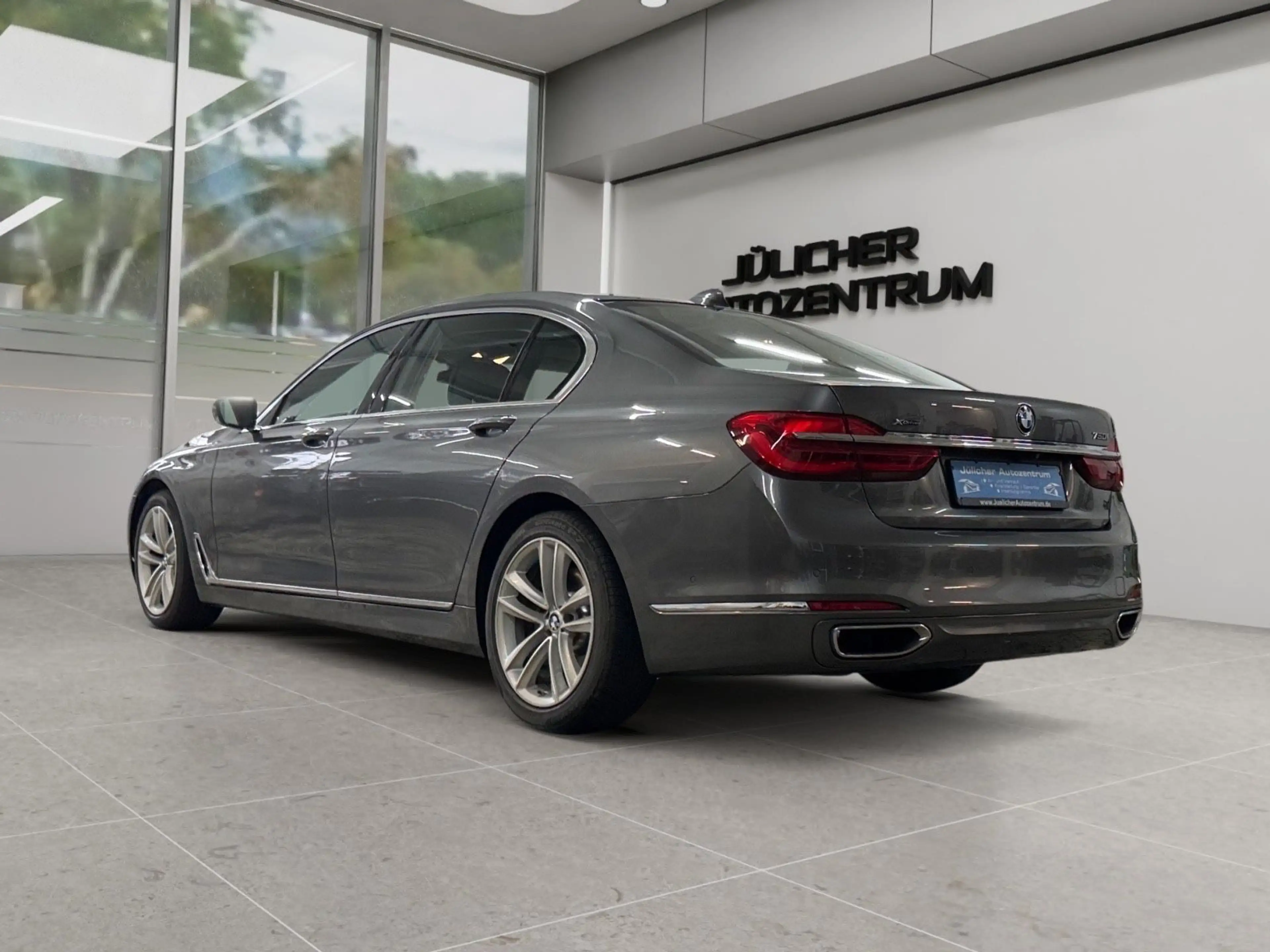 BMW 750 Li xDrive Aut., Langversion , 1 J. Garantie — photo 6