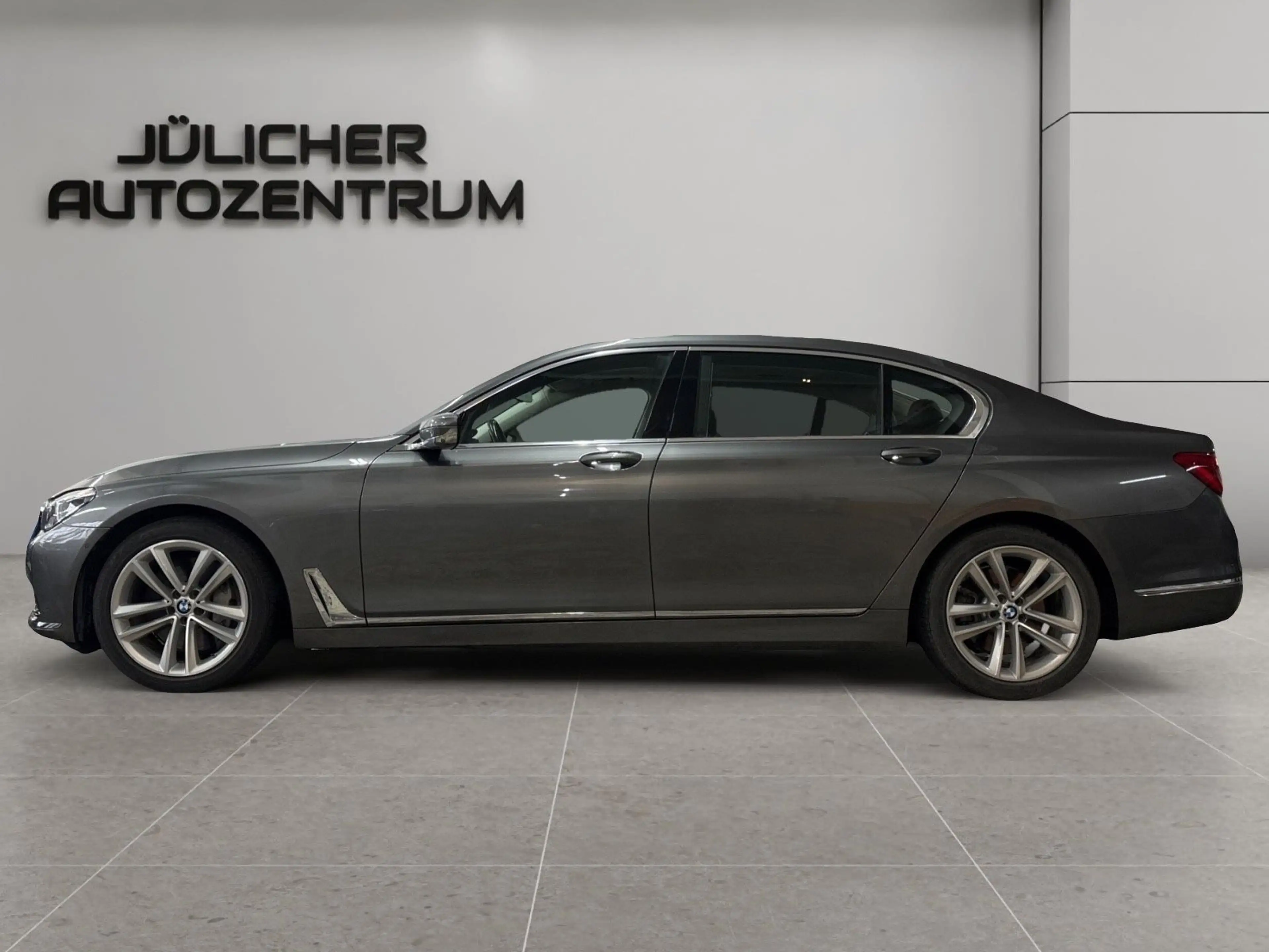 BMW 750 Li xDrive Aut., Langversion , 1 J. Garantie — photo 5